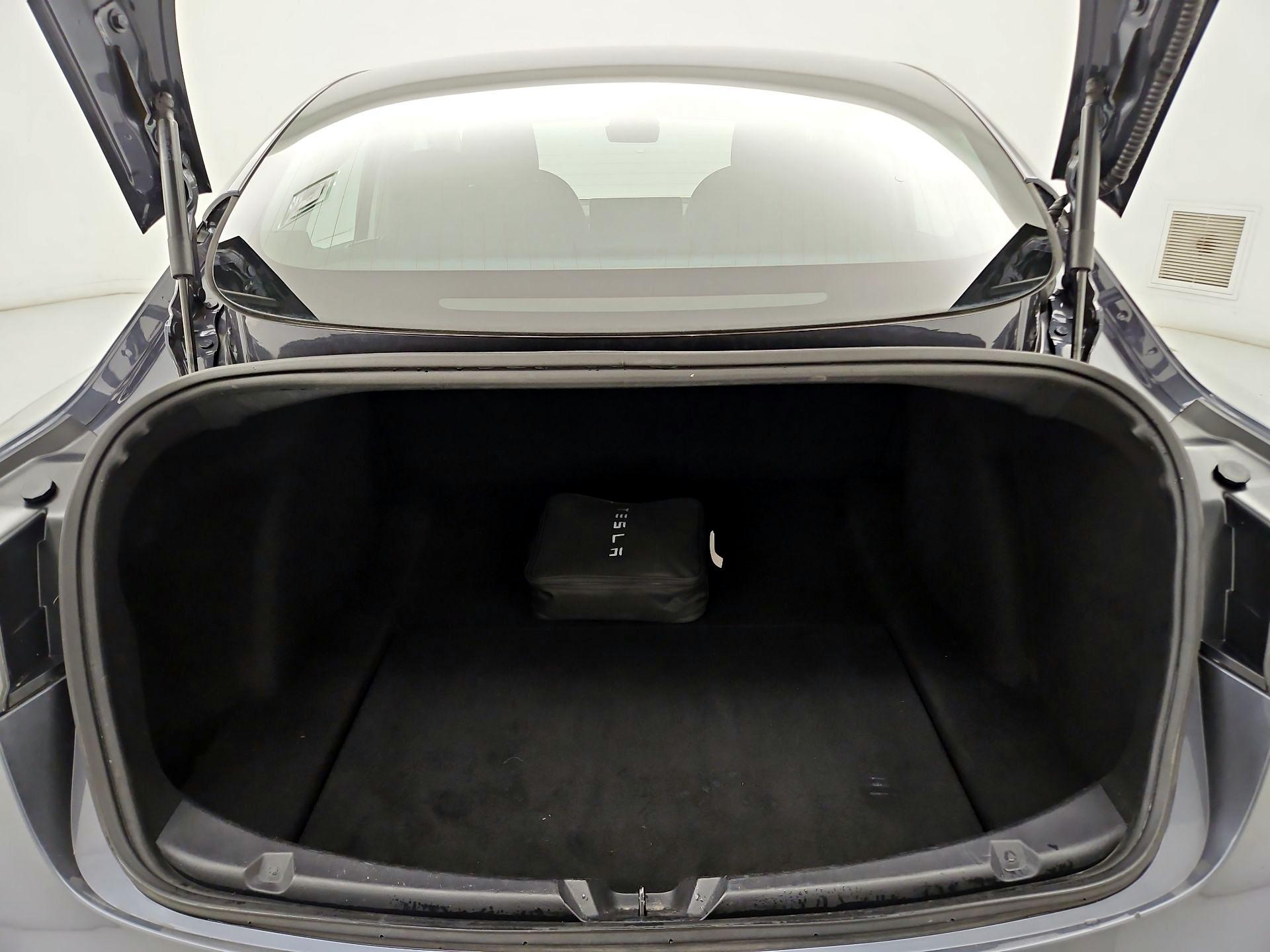 Thumbnail: 2019 Tesla Model 3 - 20