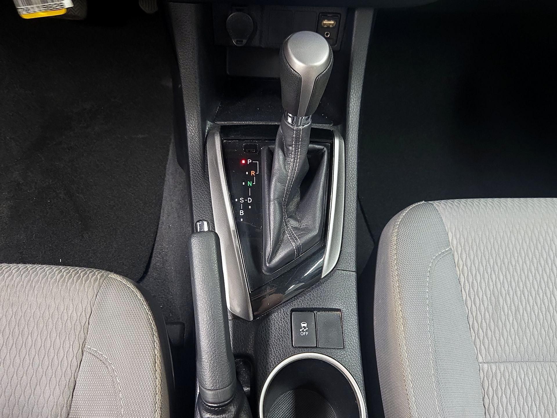 Thumbnail: 2015 Toyota Corolla - 17