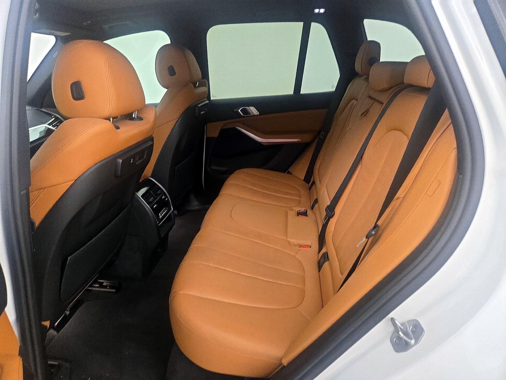 Thumbnail: 2021 BMW X5 - 18