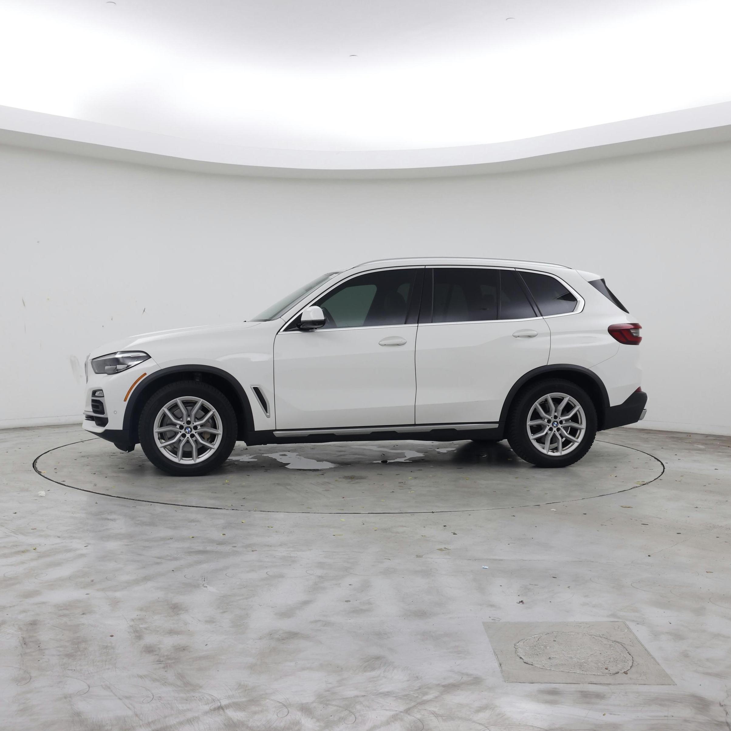 Thumbnail: 2021 BMW X5 - 3