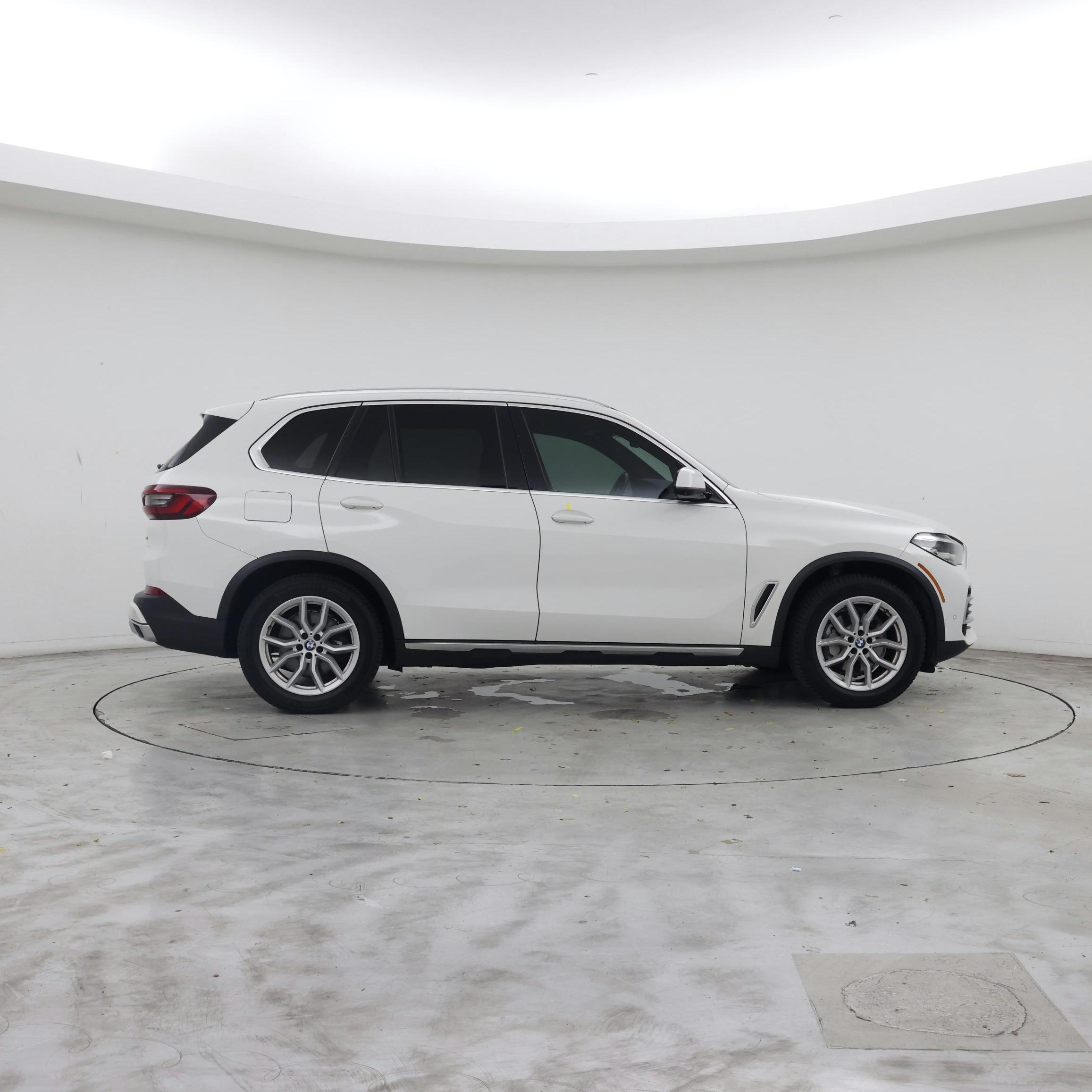 Thumbnail: 2021 BMW X5 - 7