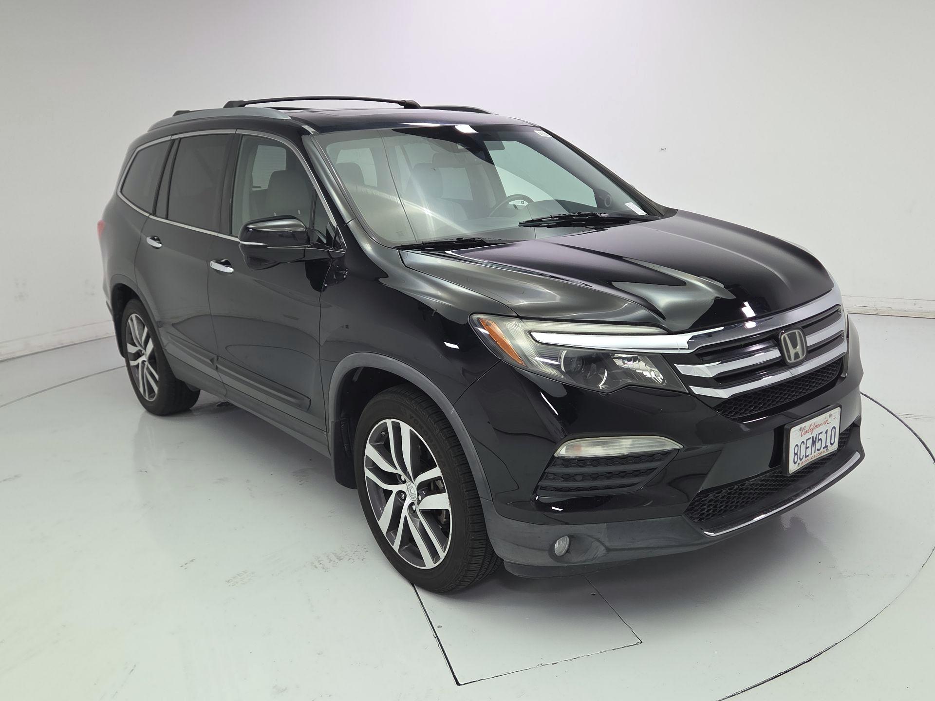 Thumbnail: 2017 Honda Pilot - 1