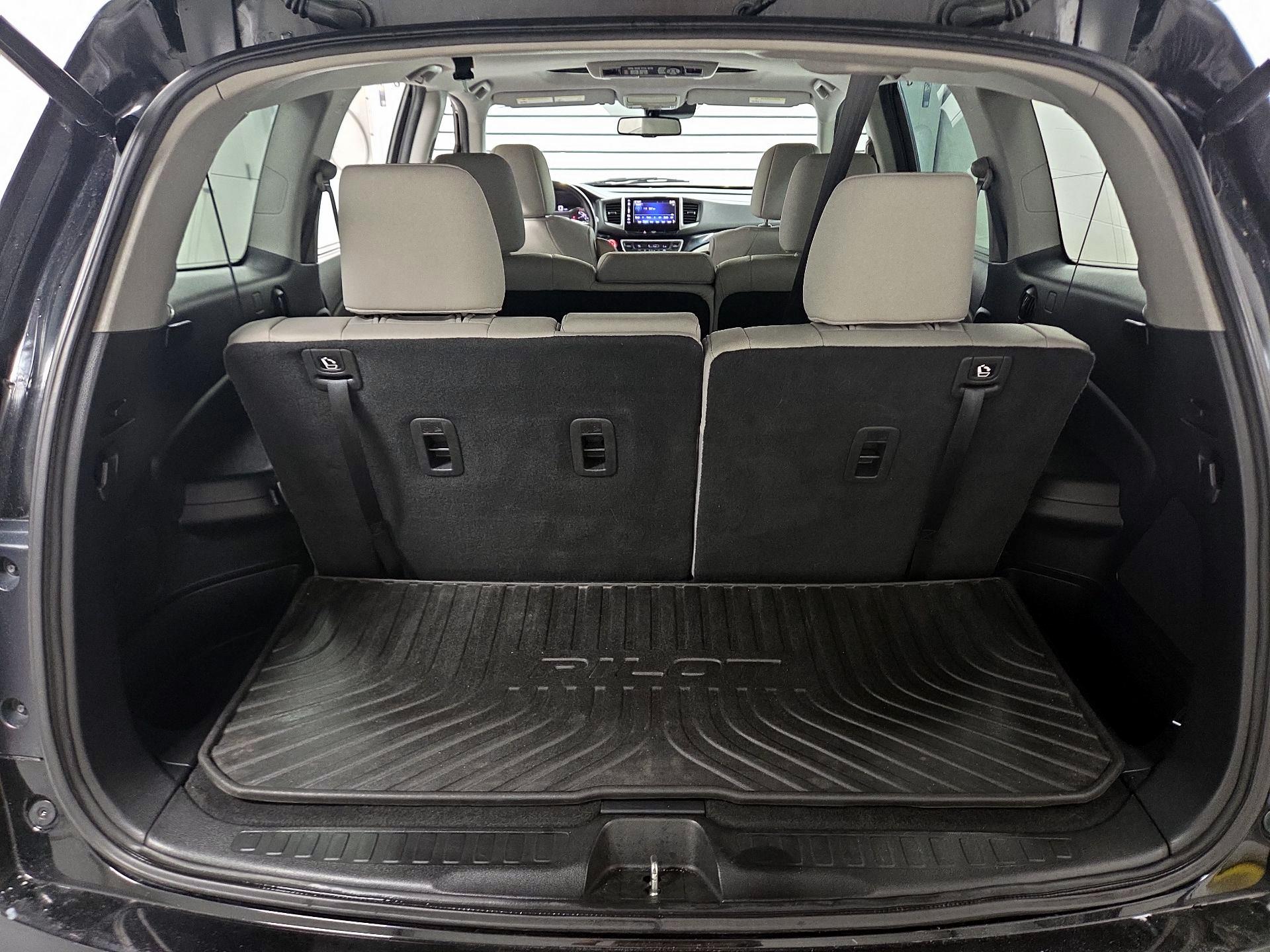 Thumbnail: 2017 Honda Pilot - 20