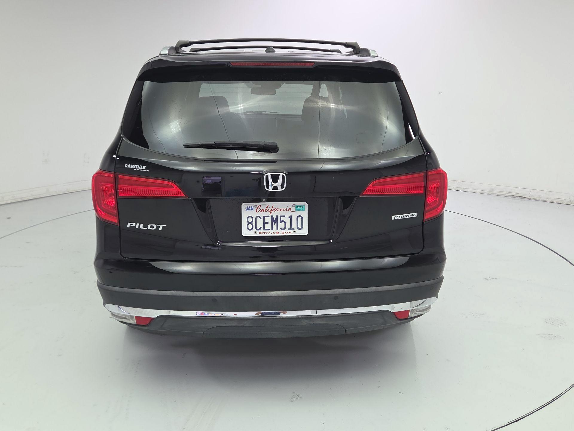 Thumbnail: 2017 Honda Pilot - 6