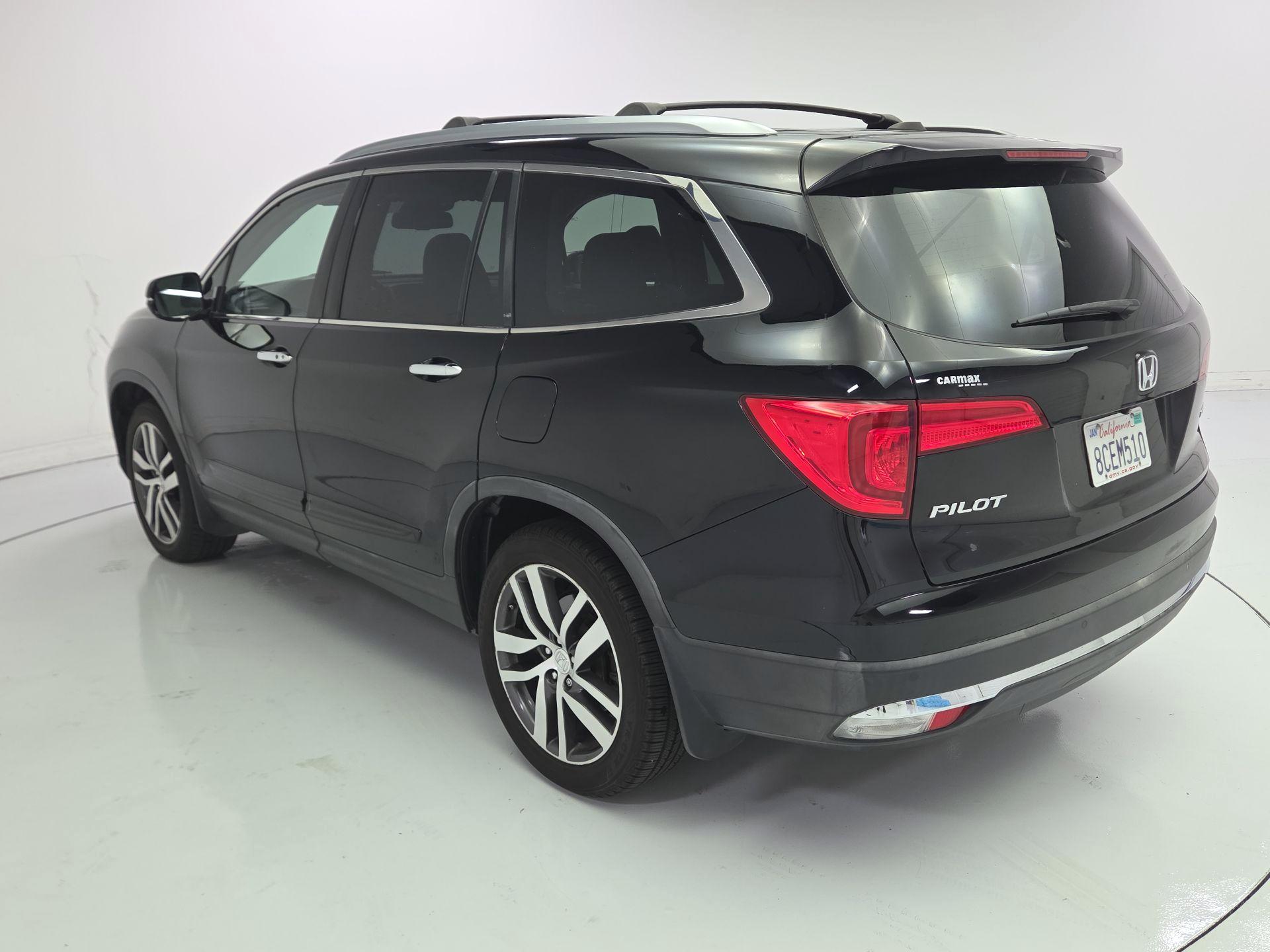 Thumbnail: 2017 Honda Pilot - 7