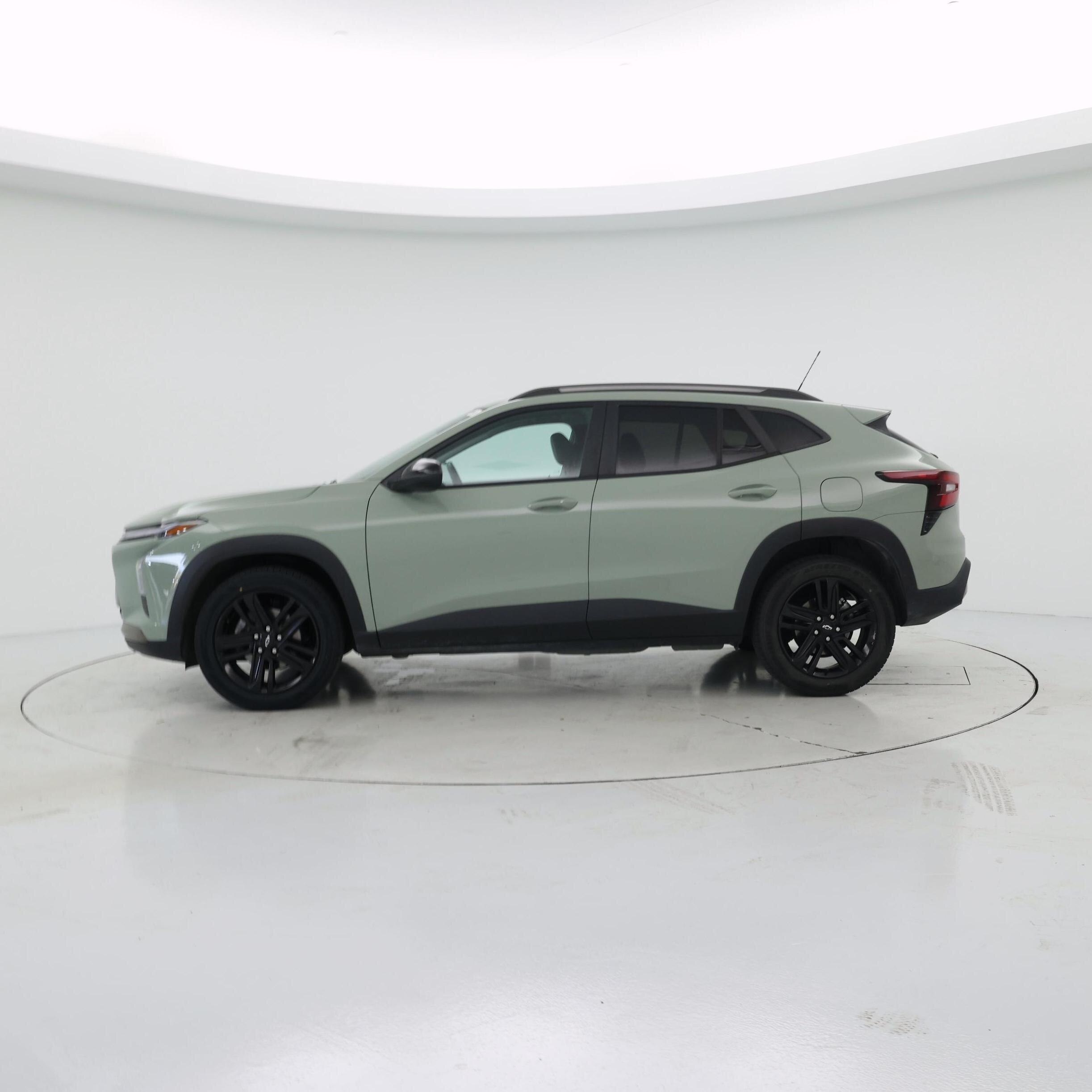 Thumbnail: 2025 Chevrolet Trax - 3