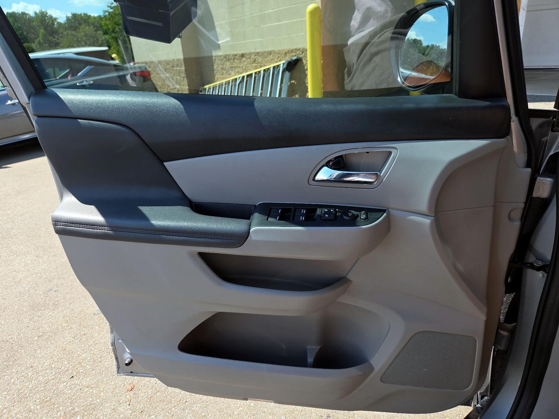 Thumbnail: 2016 Honda Odyssey - 12