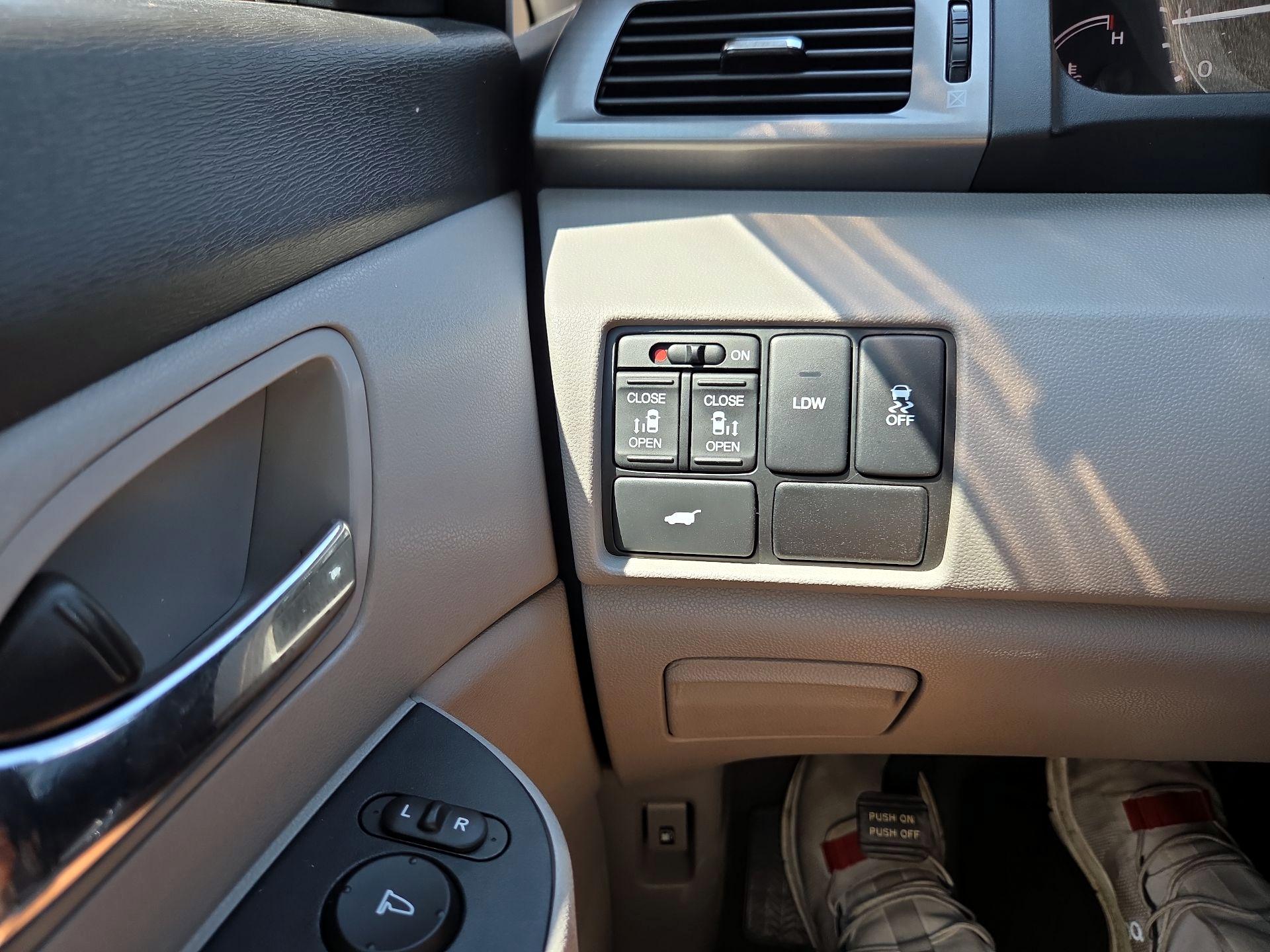 Thumbnail: 2016 Honda Odyssey - 13