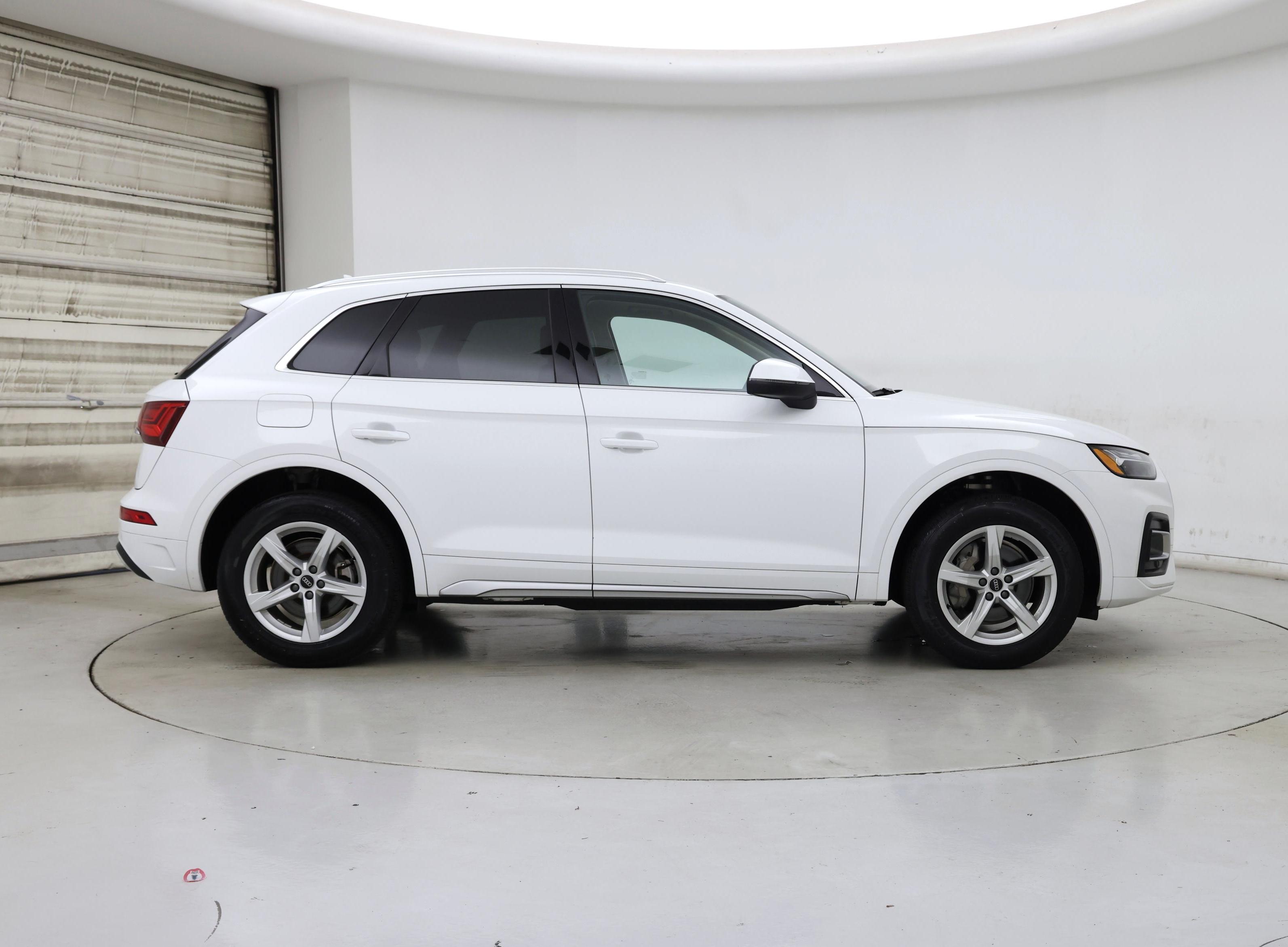 Thumbnail: 2024 Audi Q5 - 7