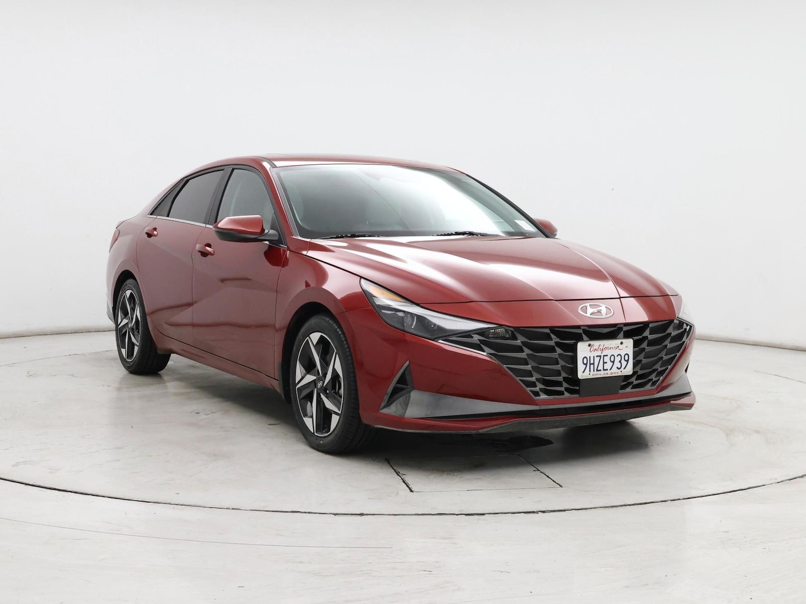 2023 Hyundai Elantra Limited - Photo 2