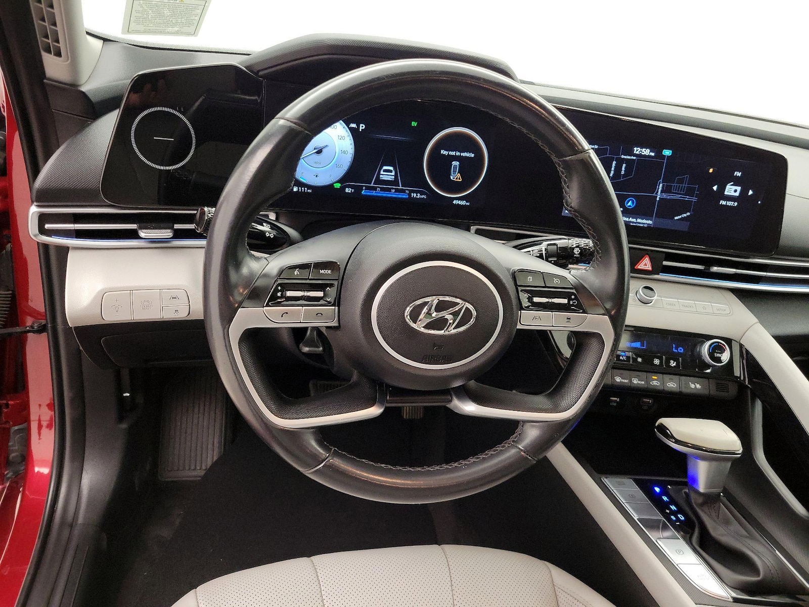 2023 Hyundai Elantra Limited - Photo 11