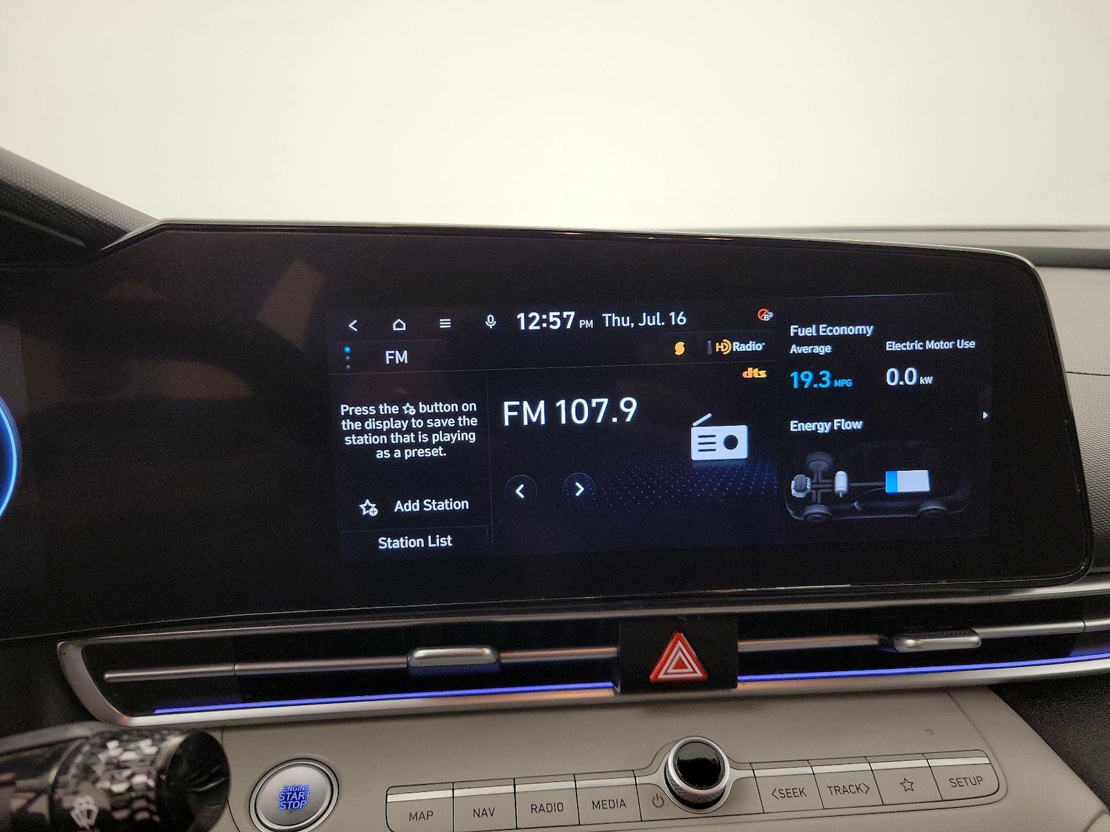 2023 Hyundai Elantra Limited - Photo 17