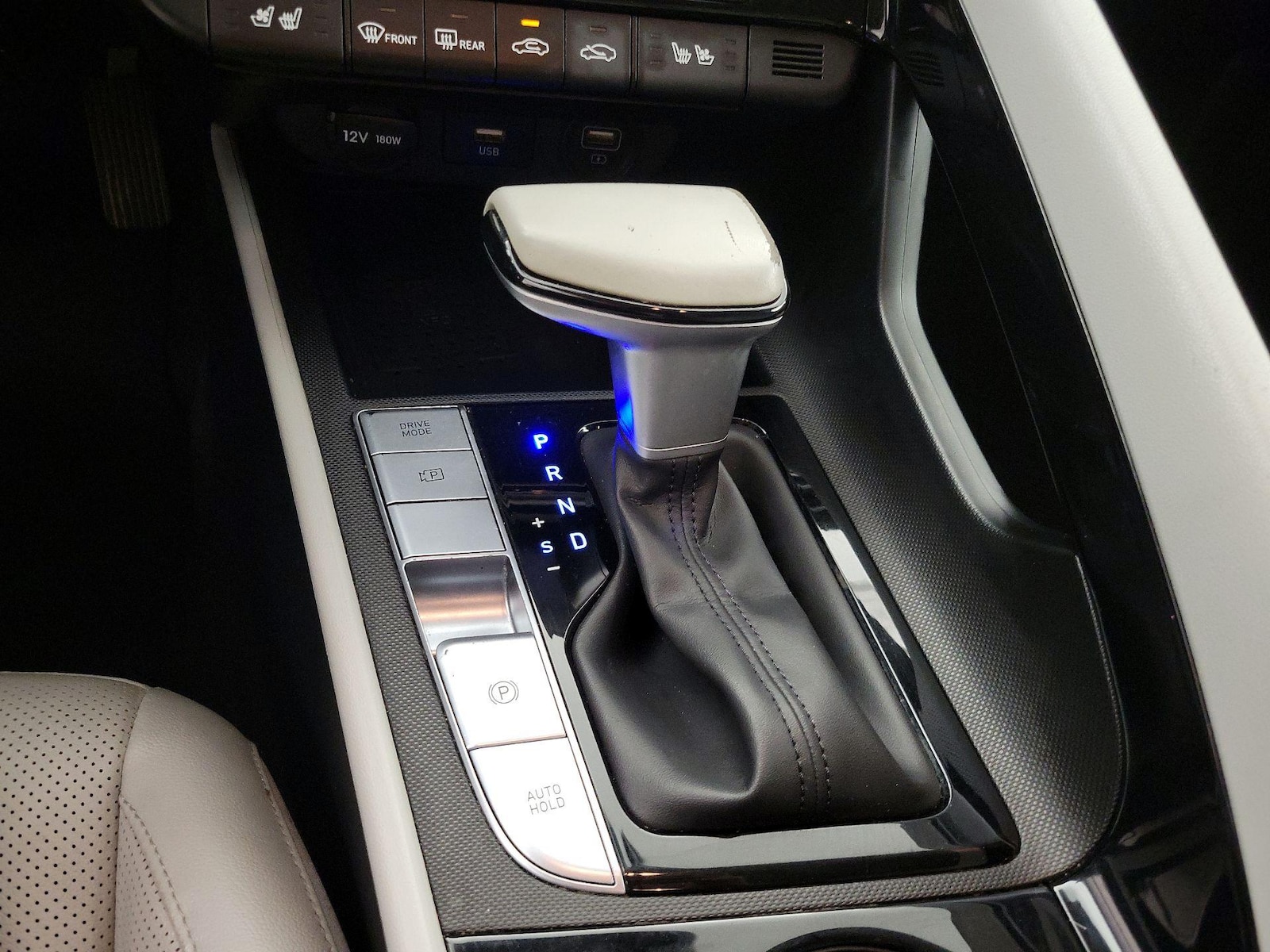 2023 Hyundai Elantra Limited - Photo 19