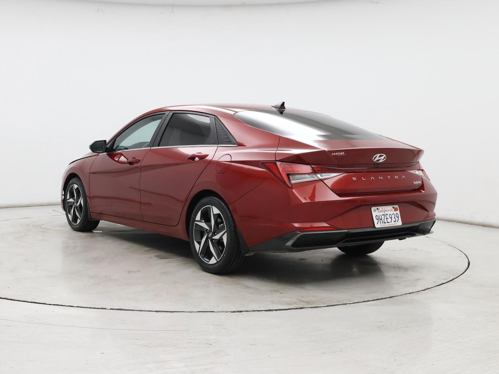 2023 Hyundai Elantra Limited - Photo 3