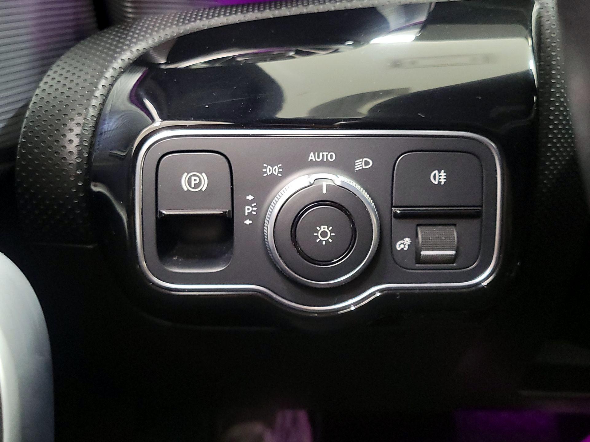 Thumbnail: 2019 Mercedes-Benz A-Class - 13