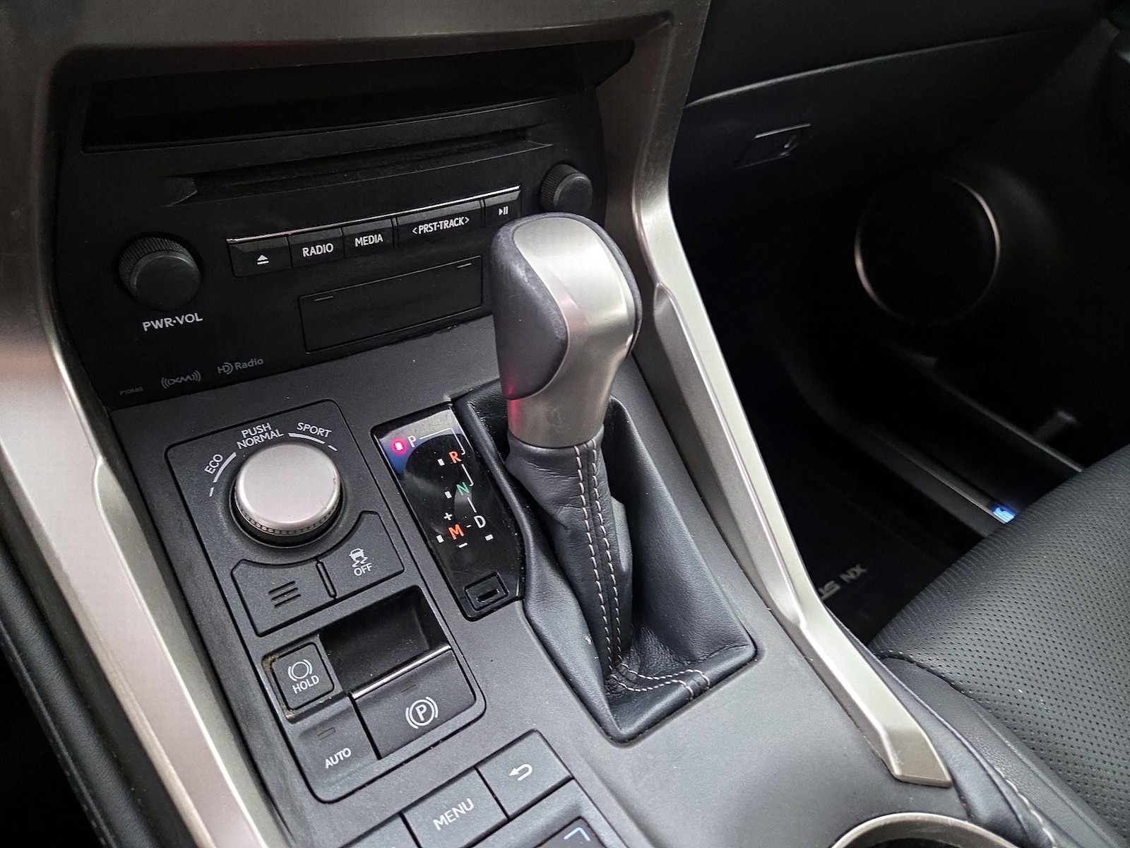 2015 Lexus NX 200t - Photo 19