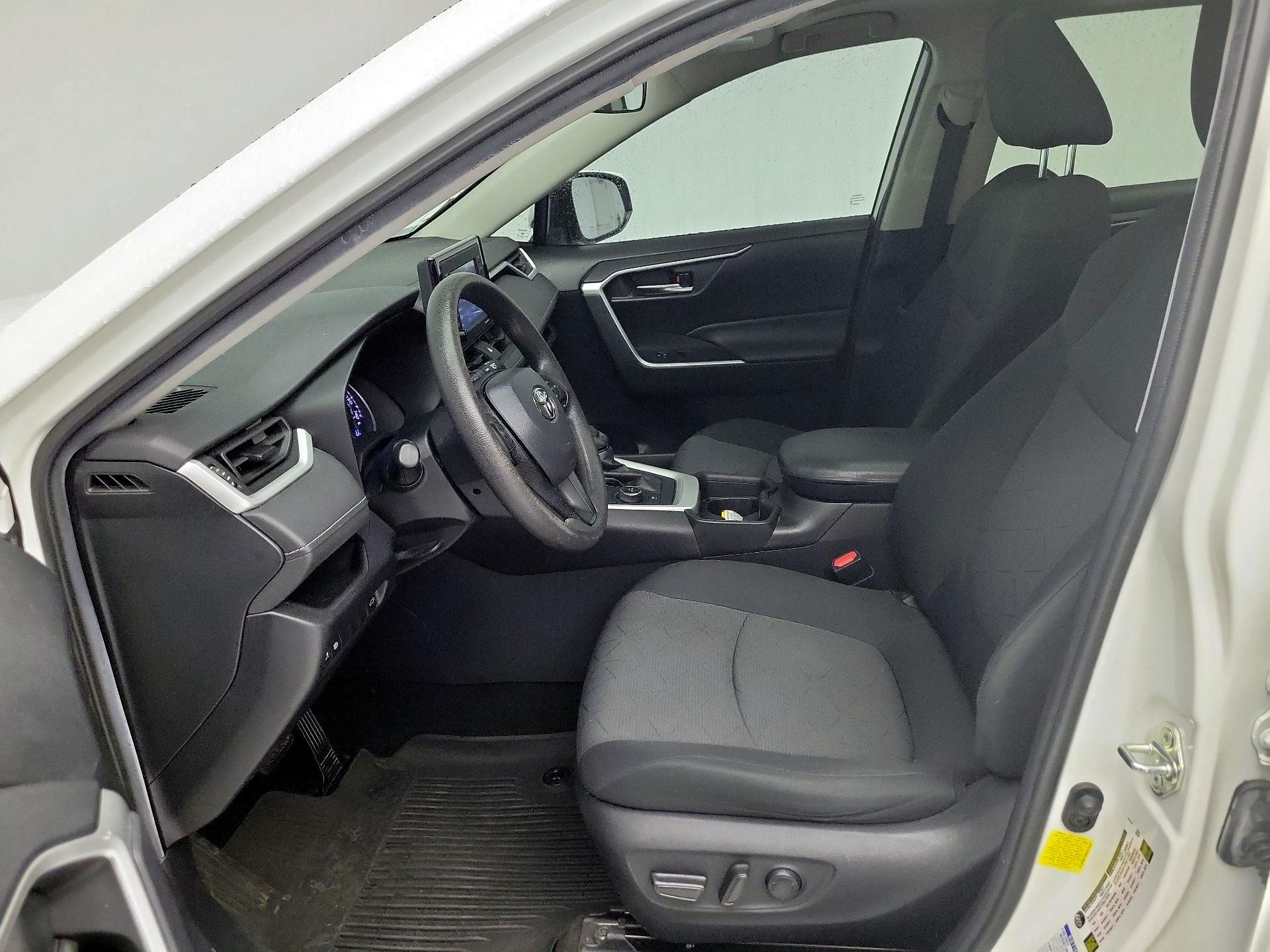Thumbnail: 2021 Toyota RAV4 - 11