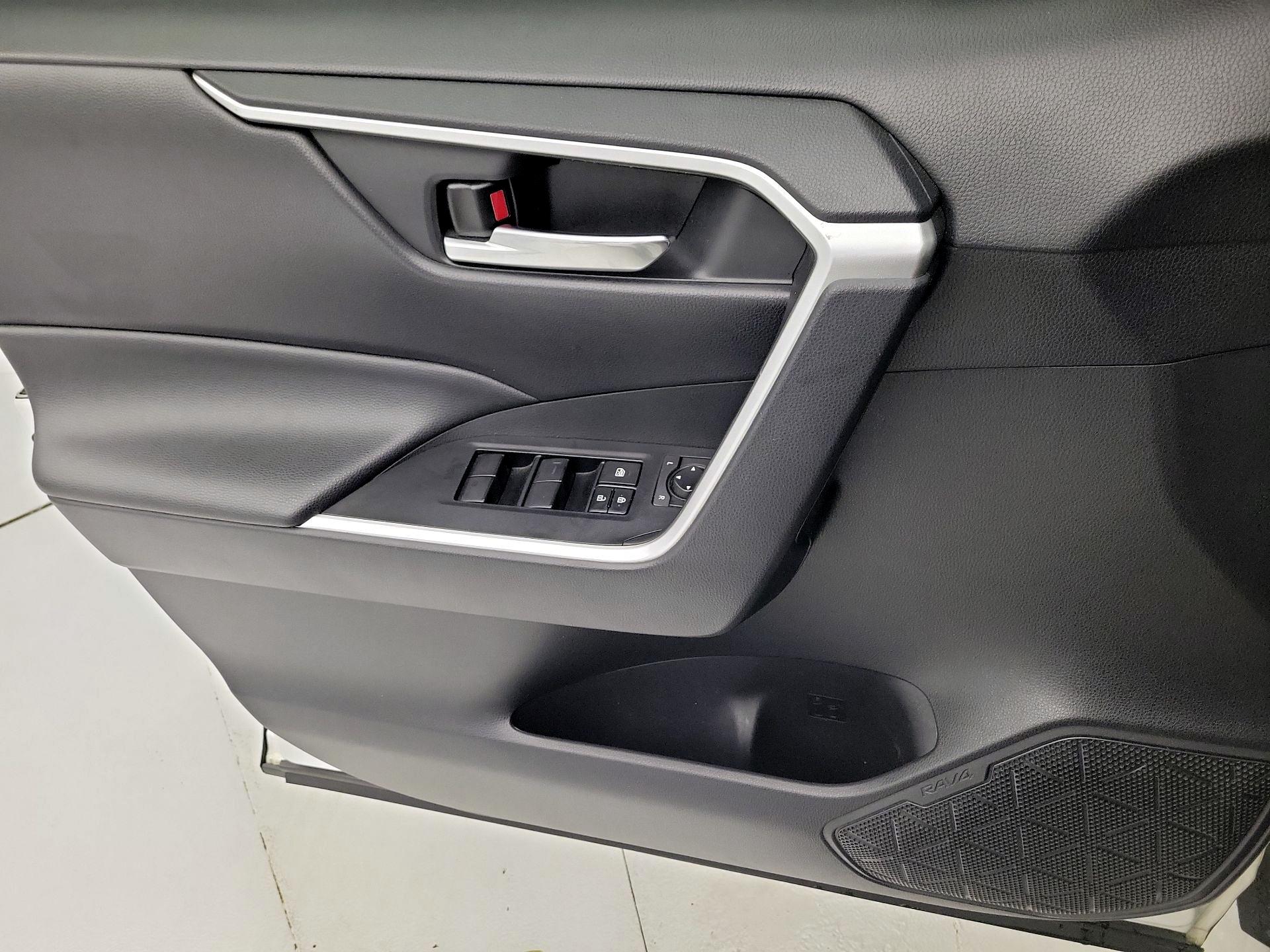 Thumbnail: 2021 Toyota RAV4 - 12