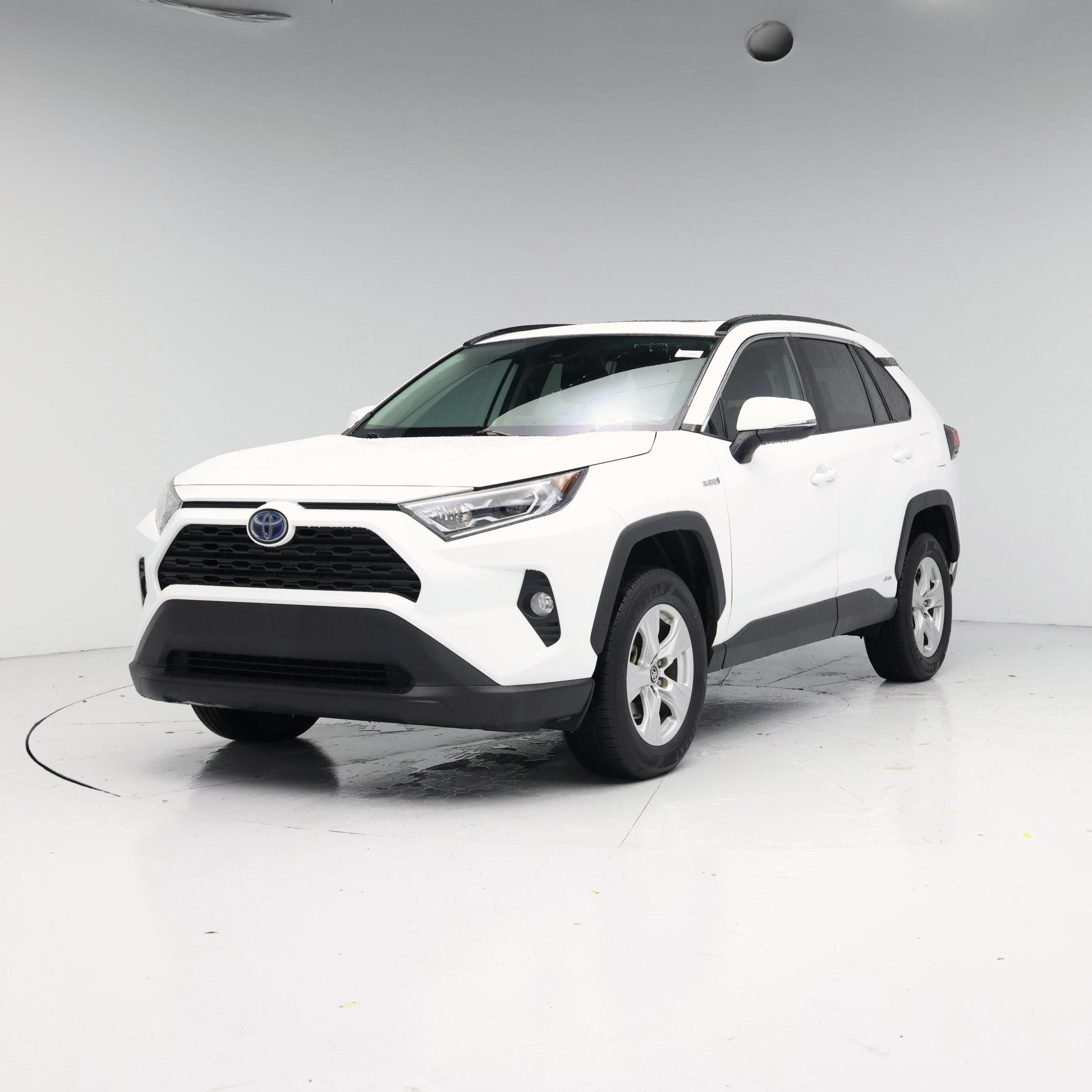Thumbnail: 2021 Toyota RAV4 - 4
