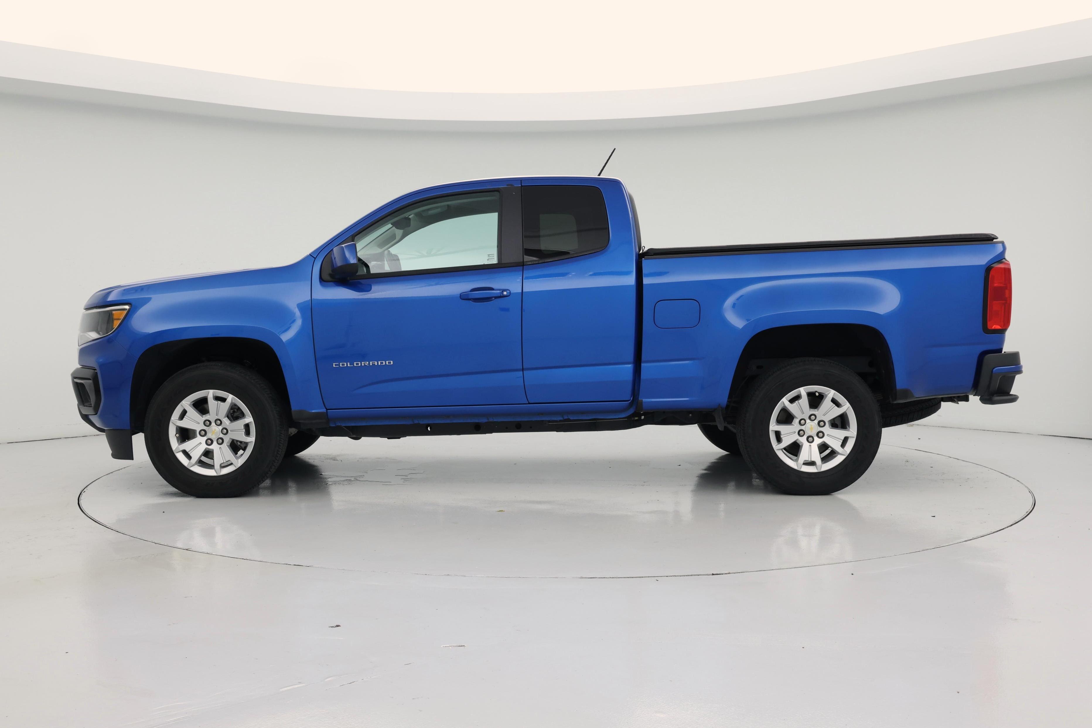 Thumbnail: 2022 Chevrolet Colorado - 3