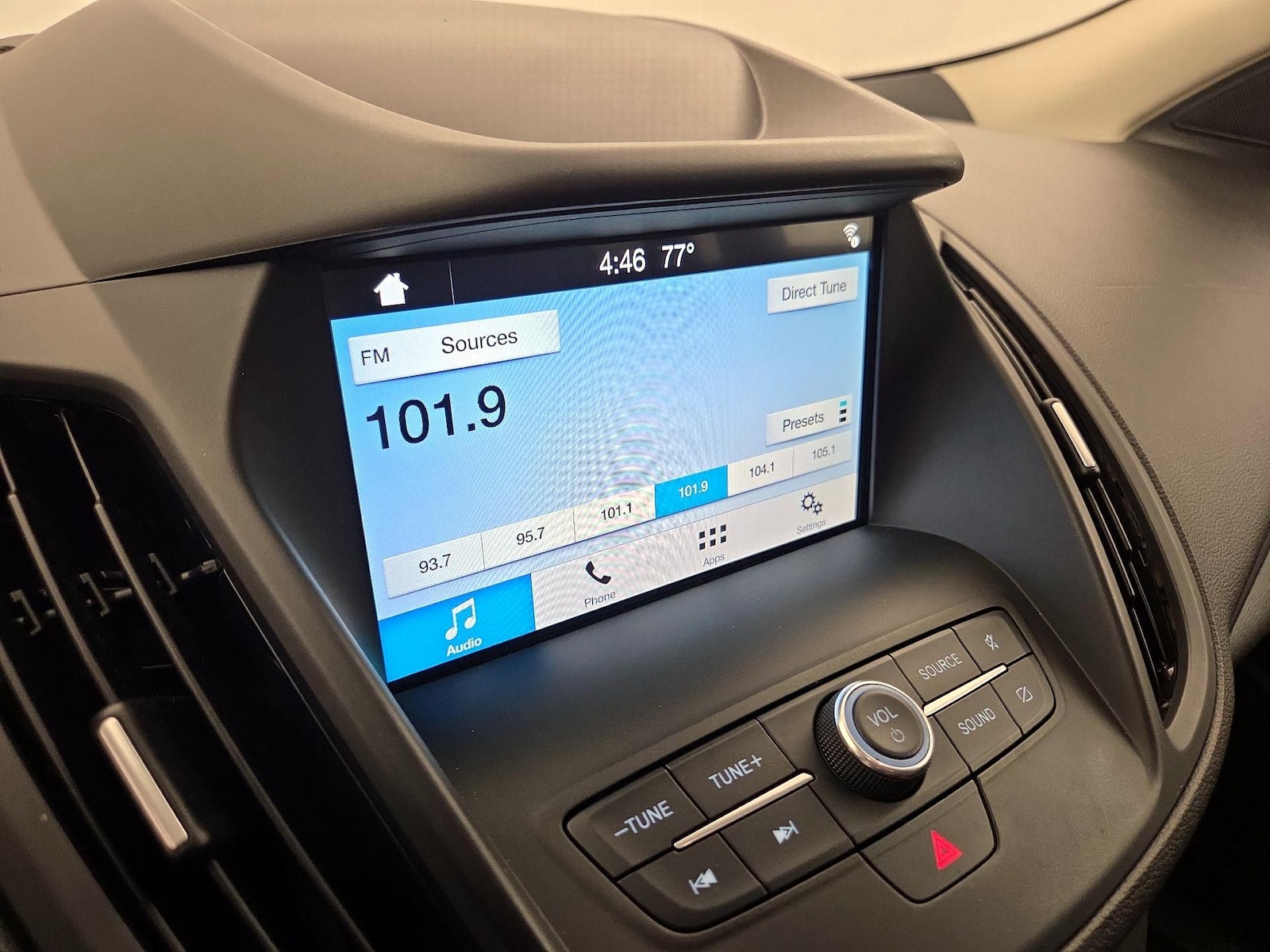 2019 Ford Escape SEL - Photo 16