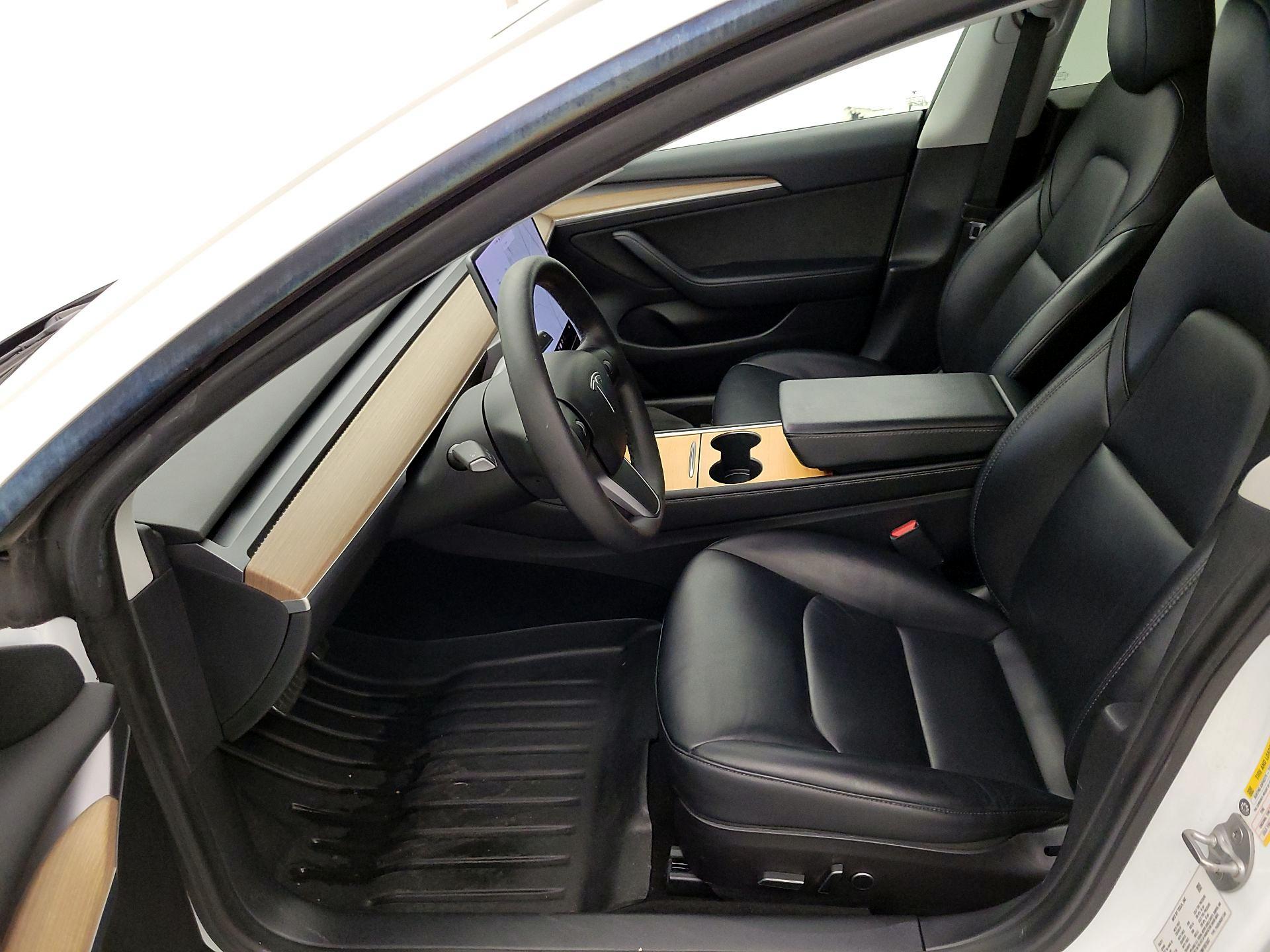 Thumbnail: 2021 Tesla Model 3 - 11