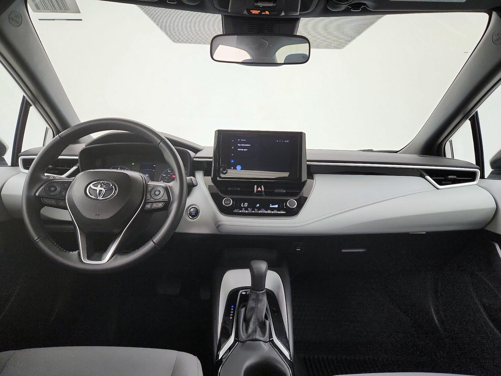 2025 Toyota Corolla SE - Photo 10