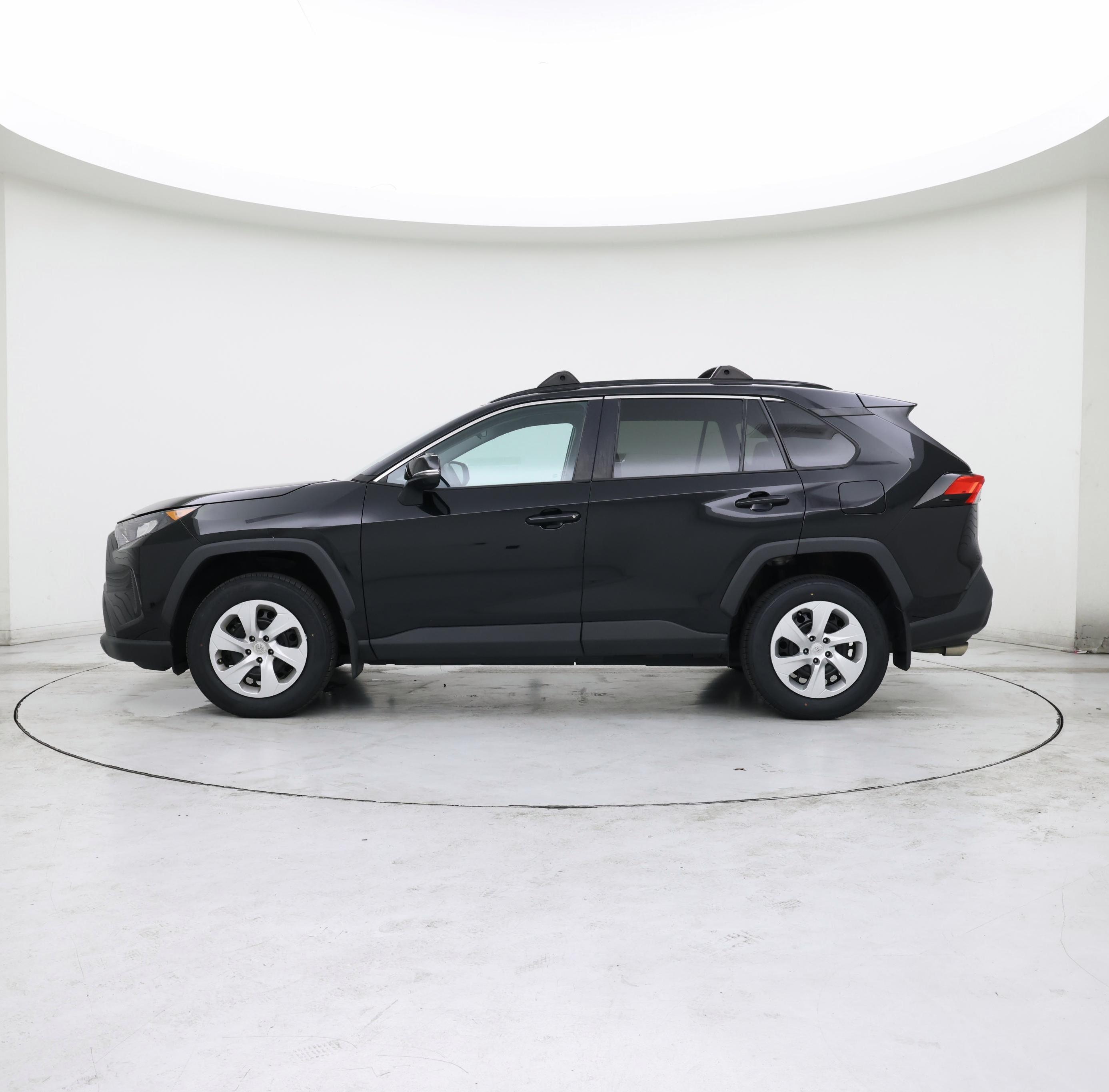 Thumbnail: 2021 Toyota RAV4 - 3
