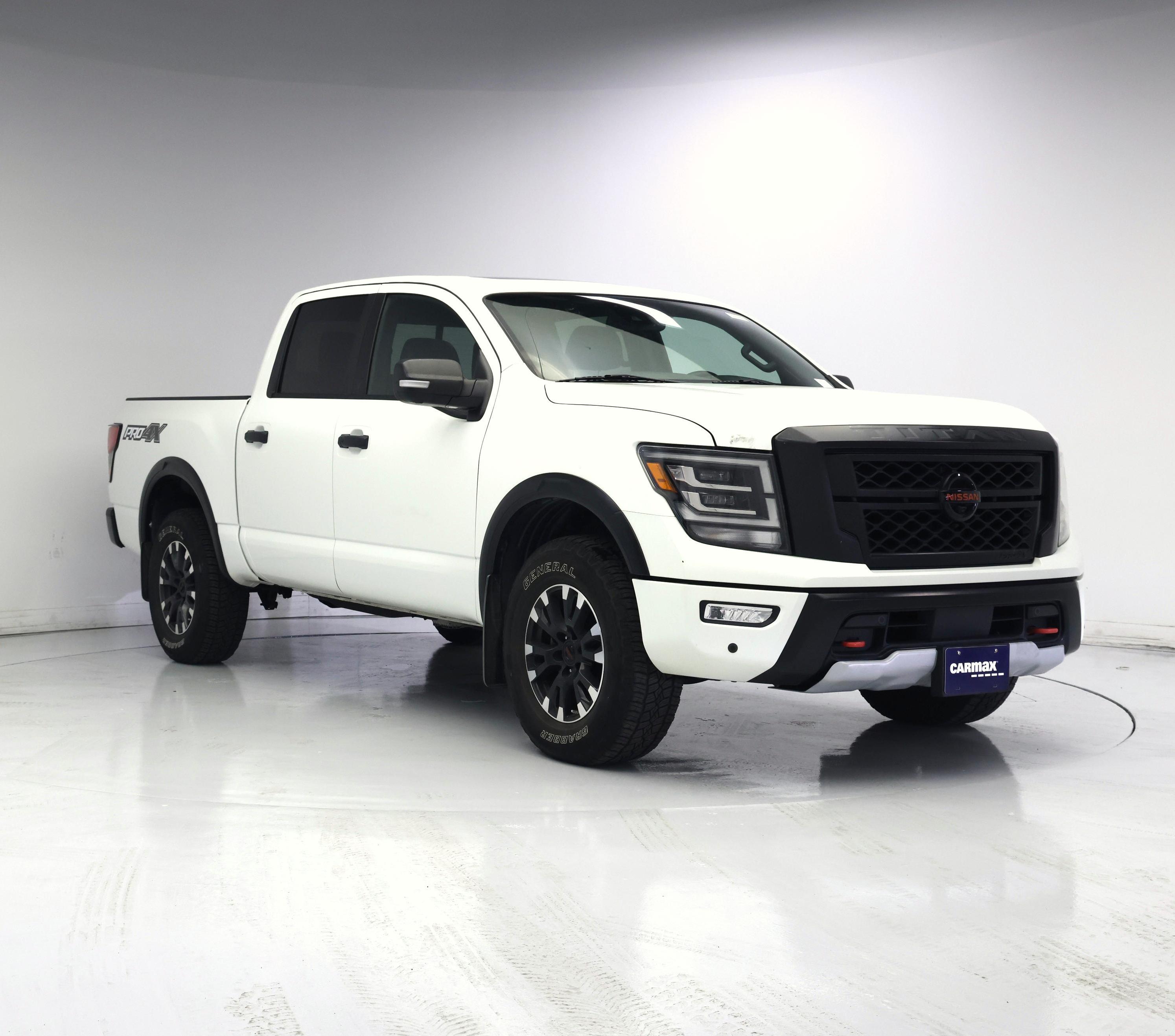 White 2022 Nissan Titan Pickup Truck Four-Wheel Drive Automatic