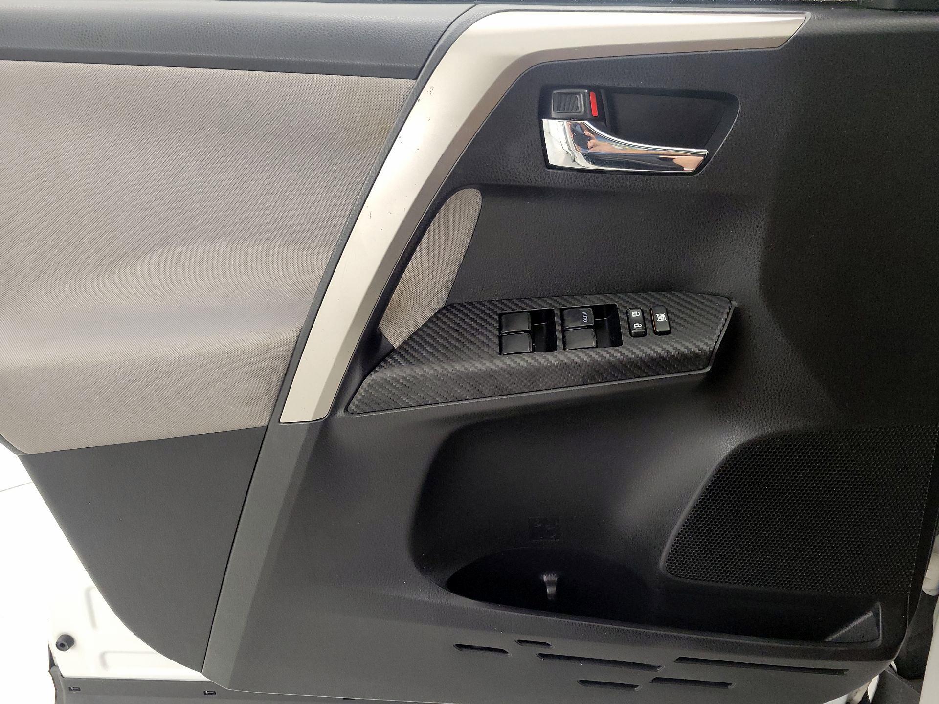 Thumbnail: 2014 Toyota RAV4 - 12