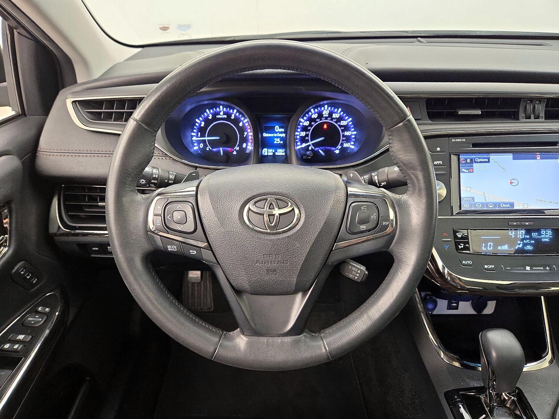 Thumbnail: 2015 Toyota Avalon - 10