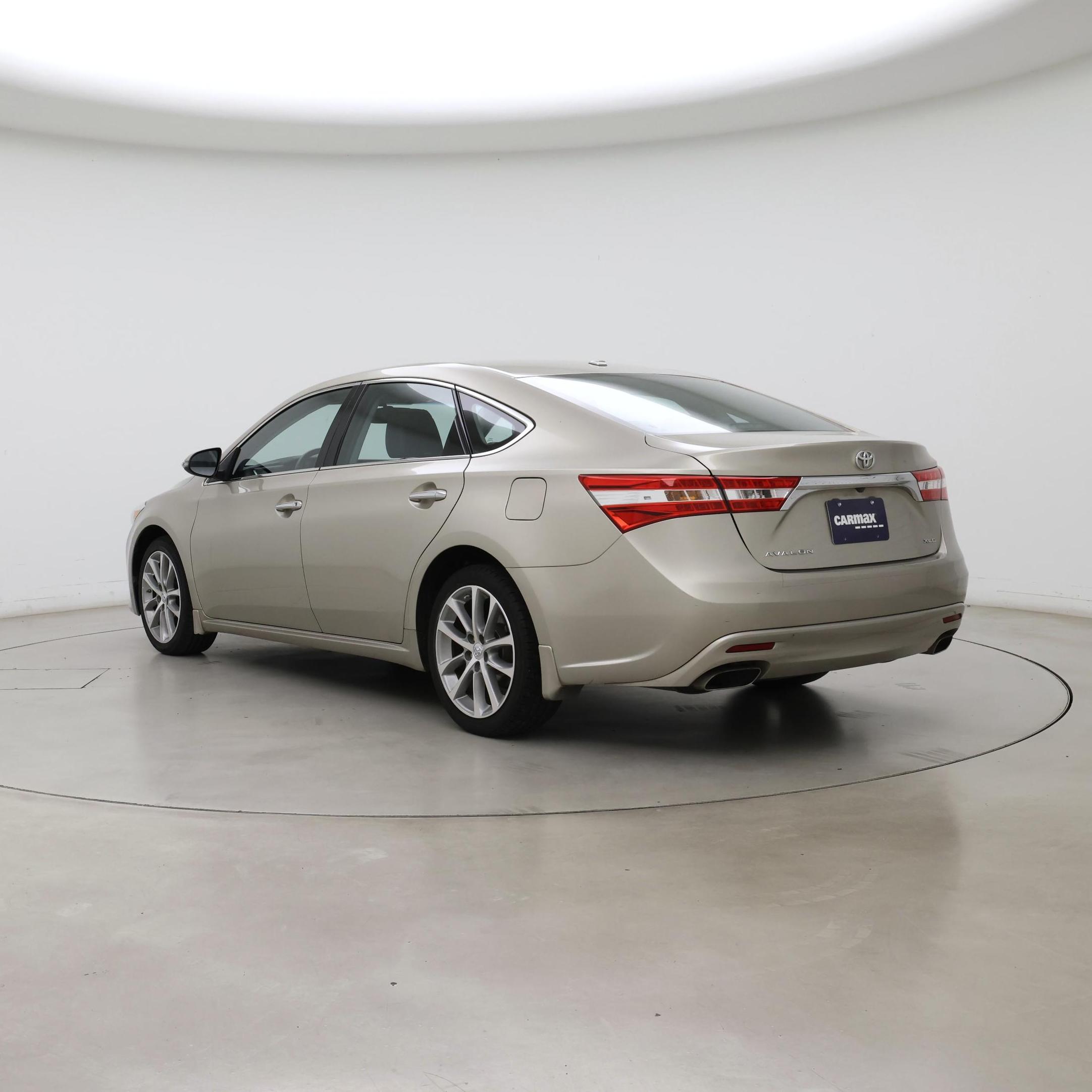 Thumbnail: 2015 Toyota Avalon - 2