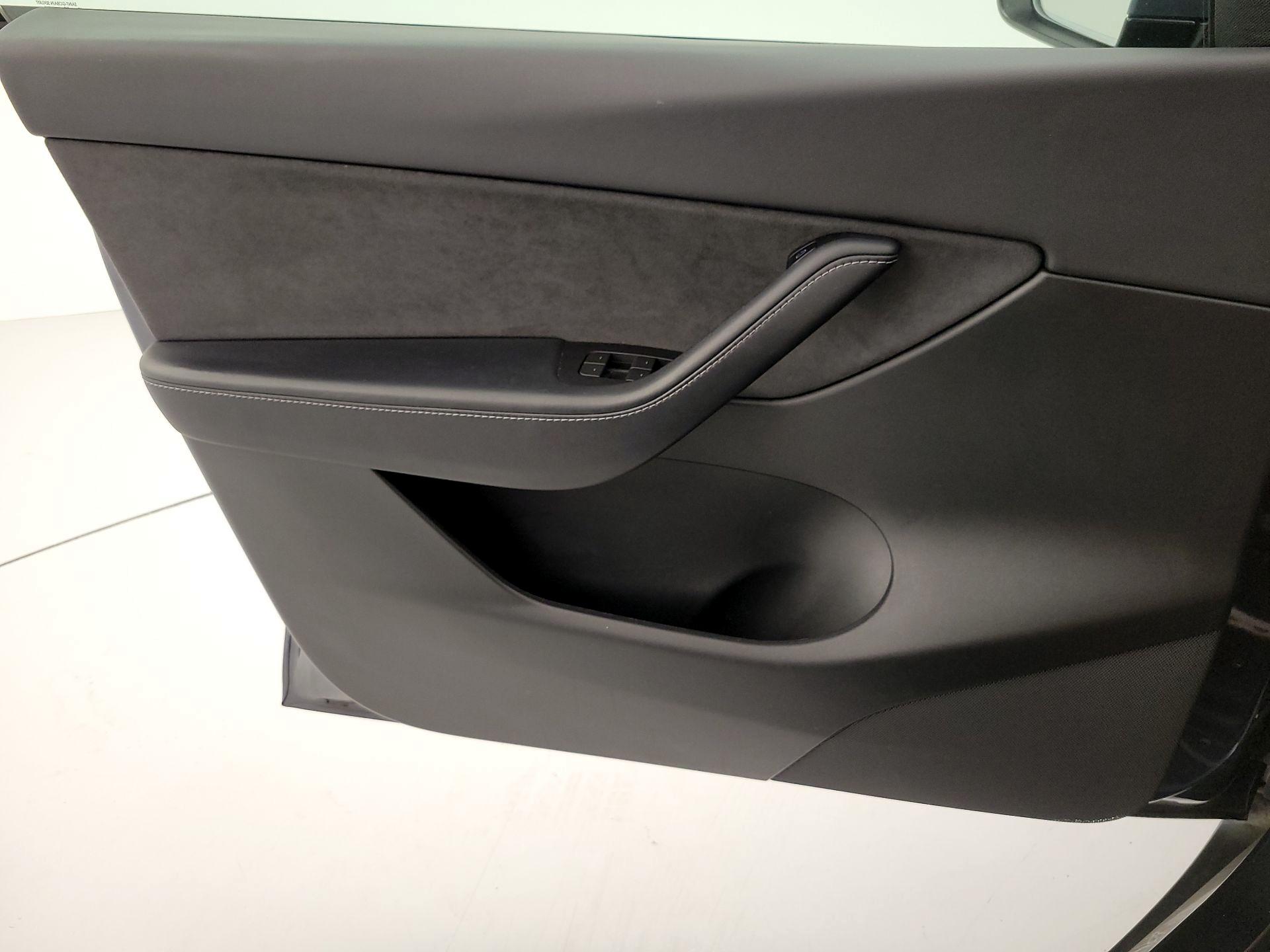 Thumbnail: 2022 Tesla Model Y - 12