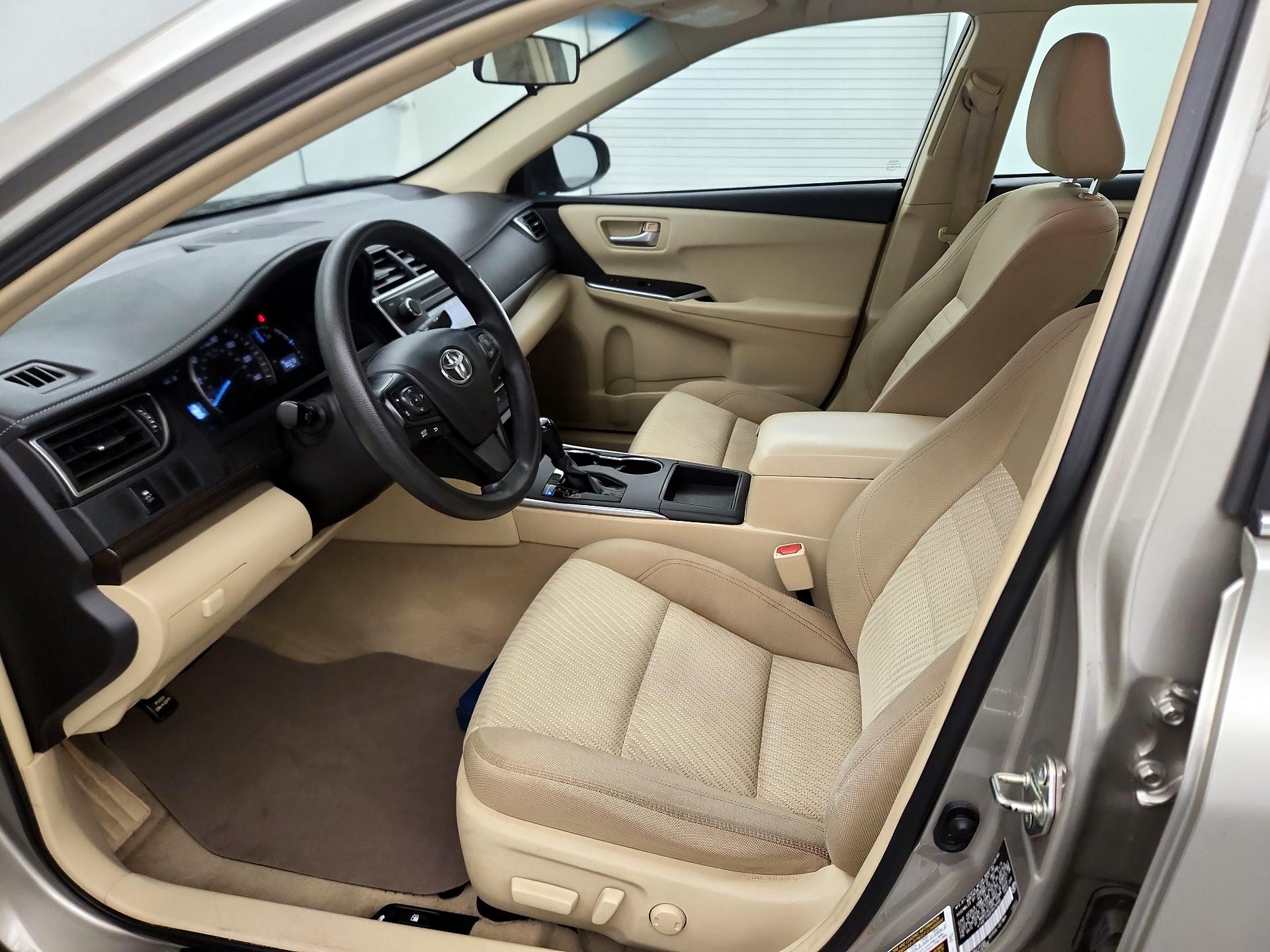 Thumbnail: 2015 Toyota Camry - 11