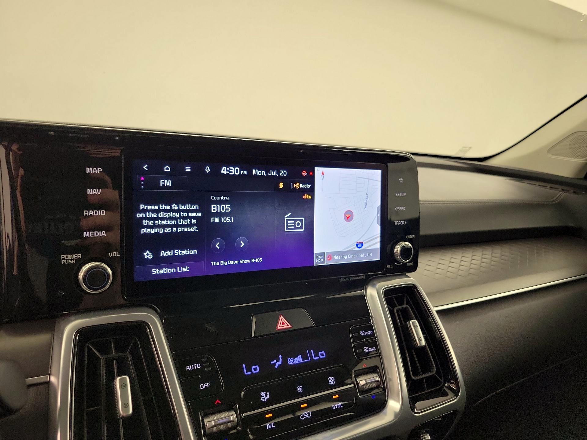 Thumbnail: 2023 Kia Sorento - 16
