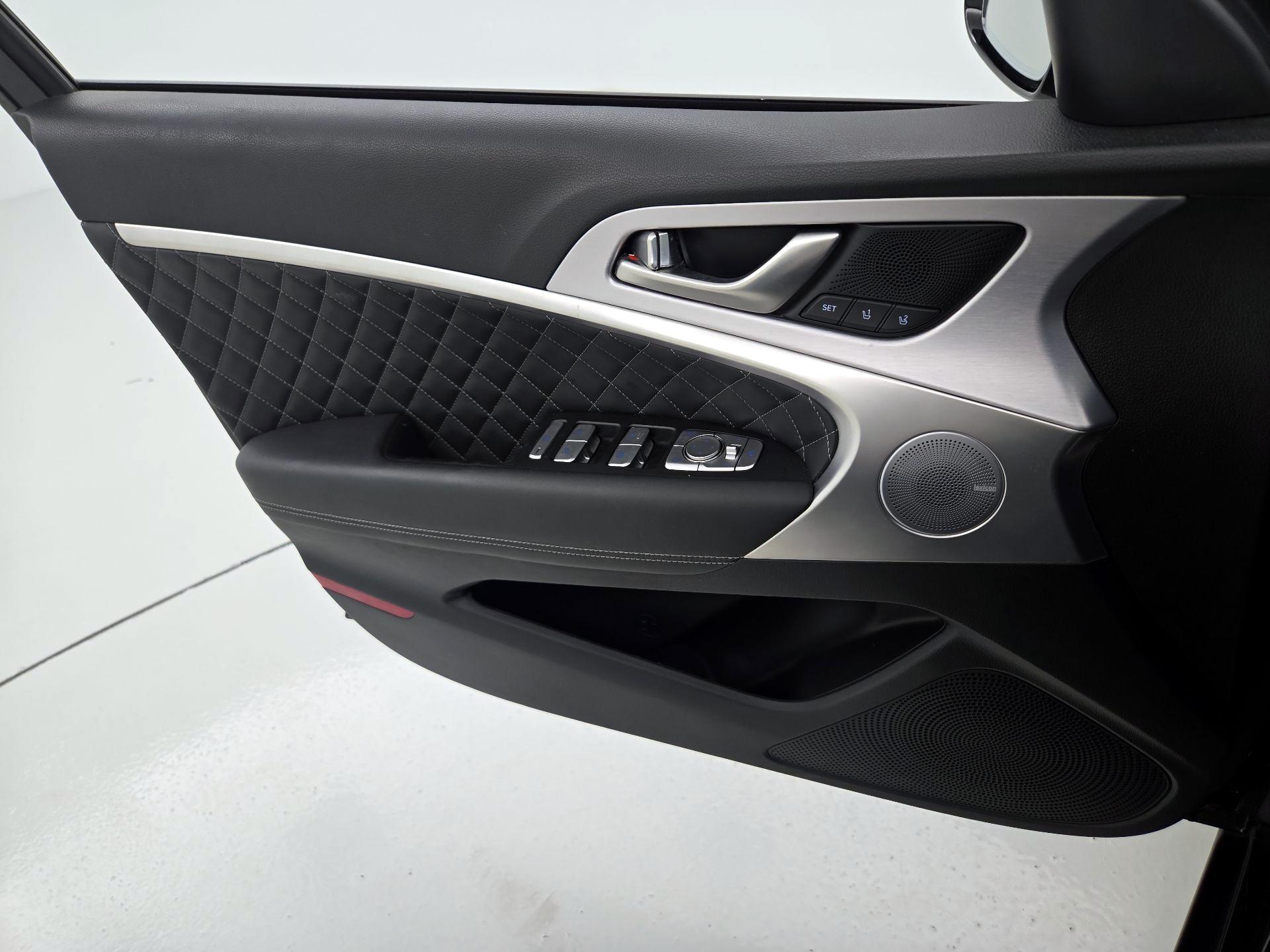 Thumbnail: 2019 Genesis G70 - 12