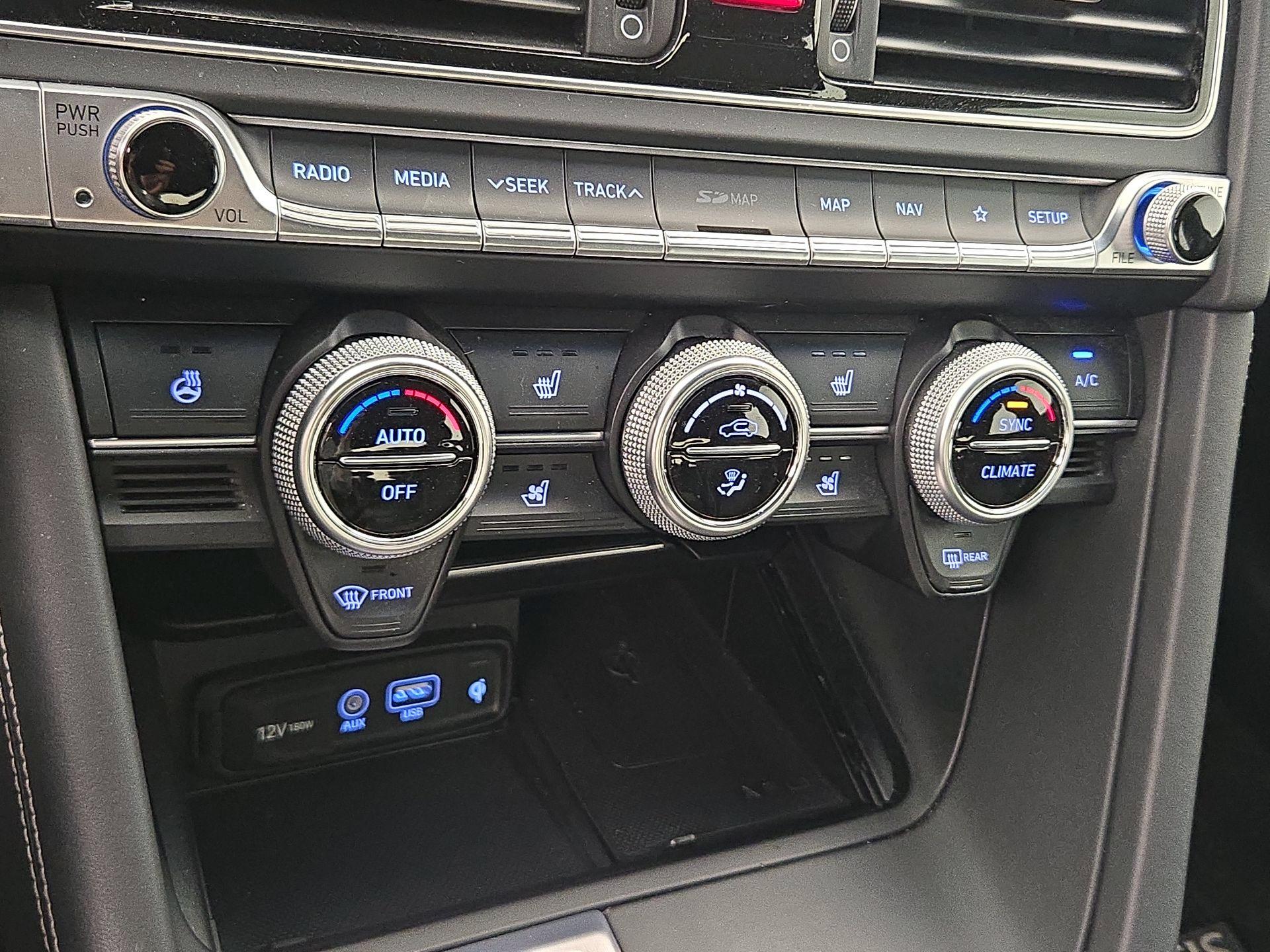 Thumbnail: 2019 Genesis G70 - 17