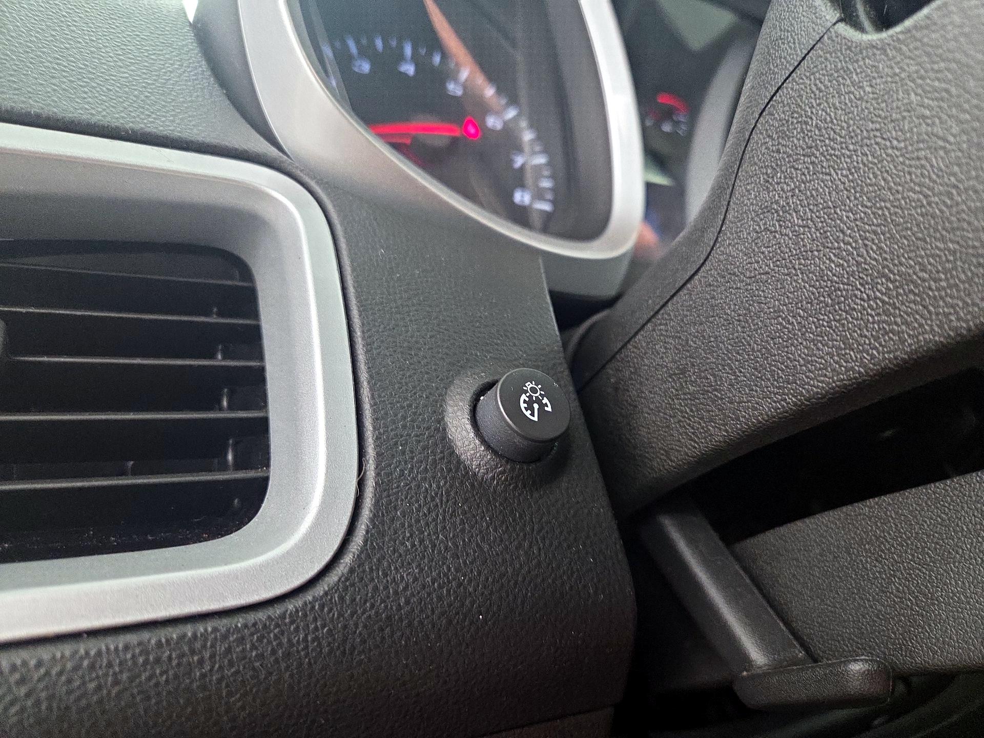 Thumbnail: 2015 Chevrolet Equinox - 13