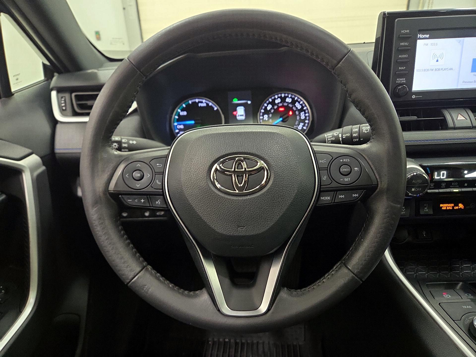 Thumbnail: 2022 Toyota RAV4 - 10