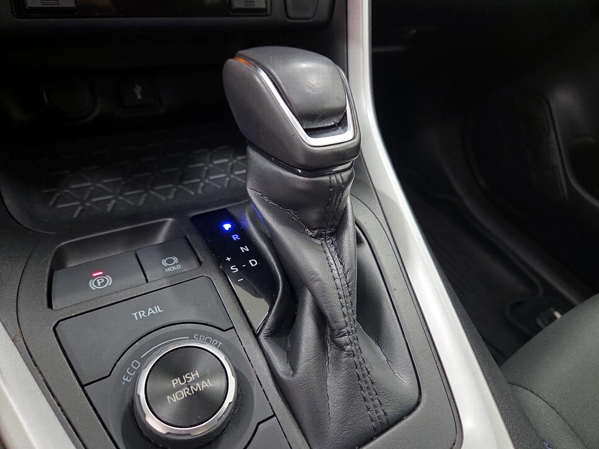 Thumbnail: 2022 Toyota RAV4 - 18
