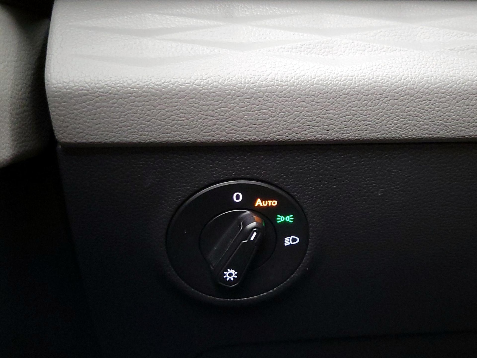 2022 Volkswagen Taos S - Photo 14