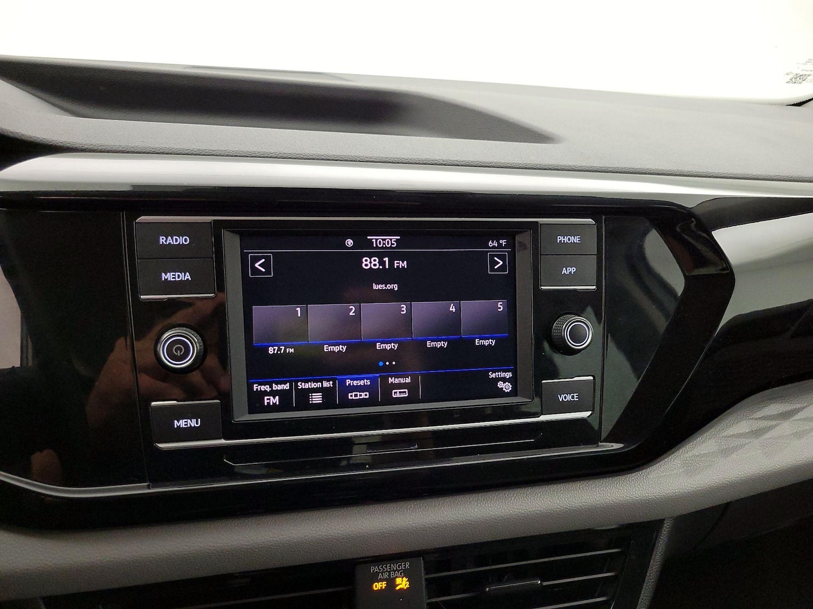 2022 Volkswagen Taos S - Photo 16