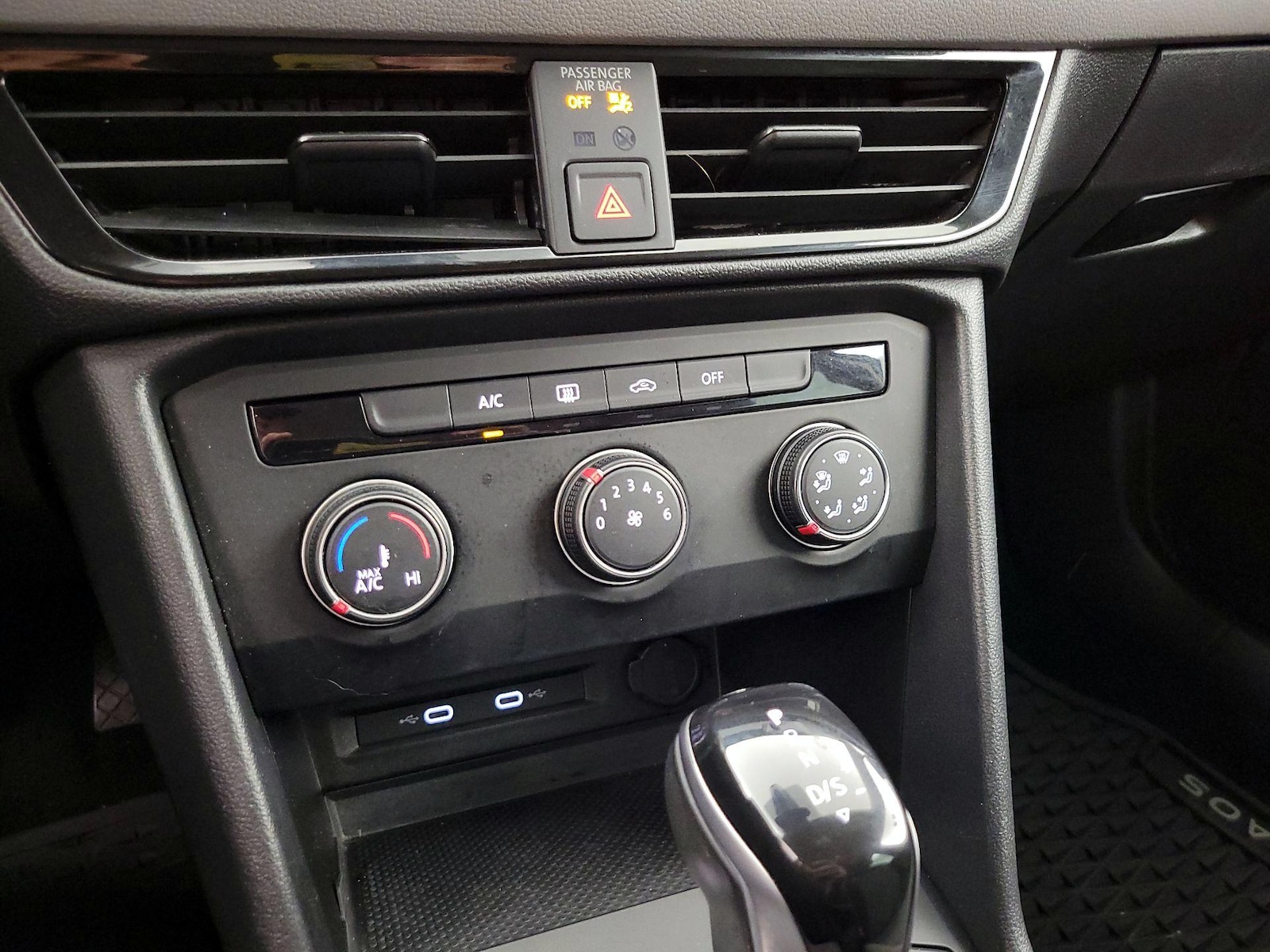 2022 Volkswagen Taos S - Photo 17