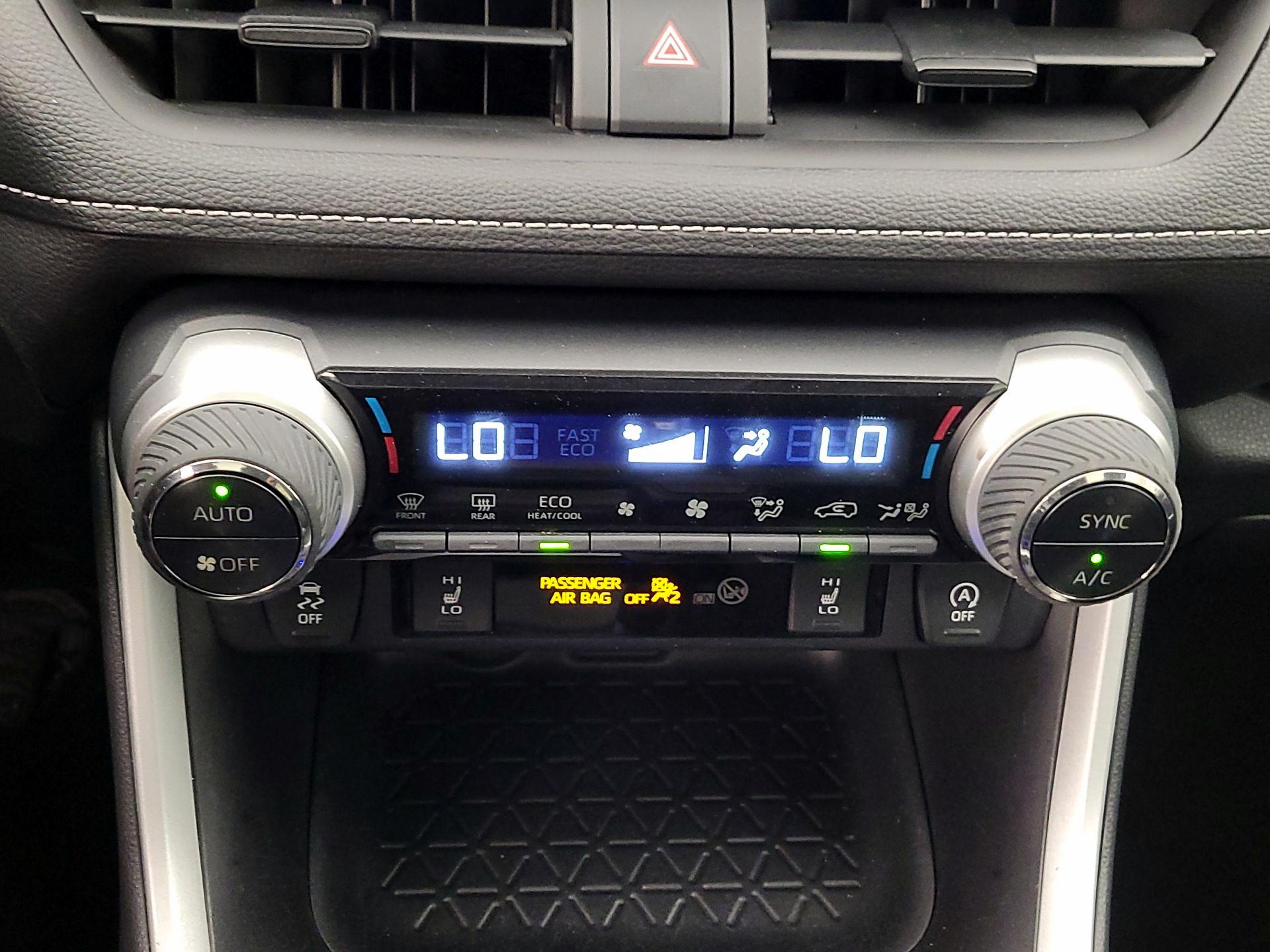 Thumbnail: 2021 Toyota RAV4 - 16