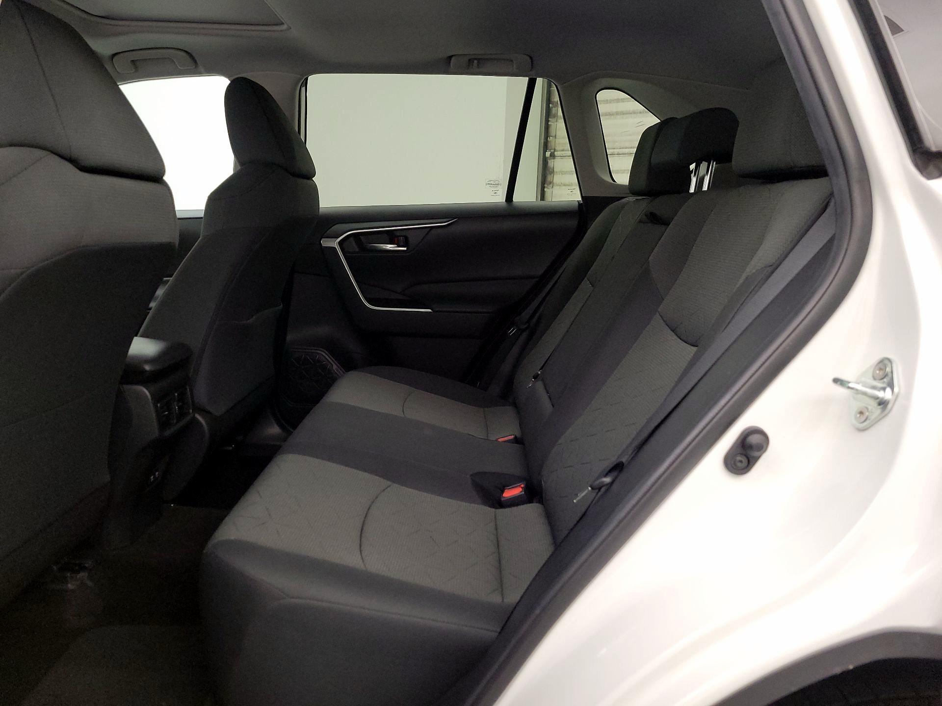 Thumbnail: 2021 Toyota RAV4 - 20