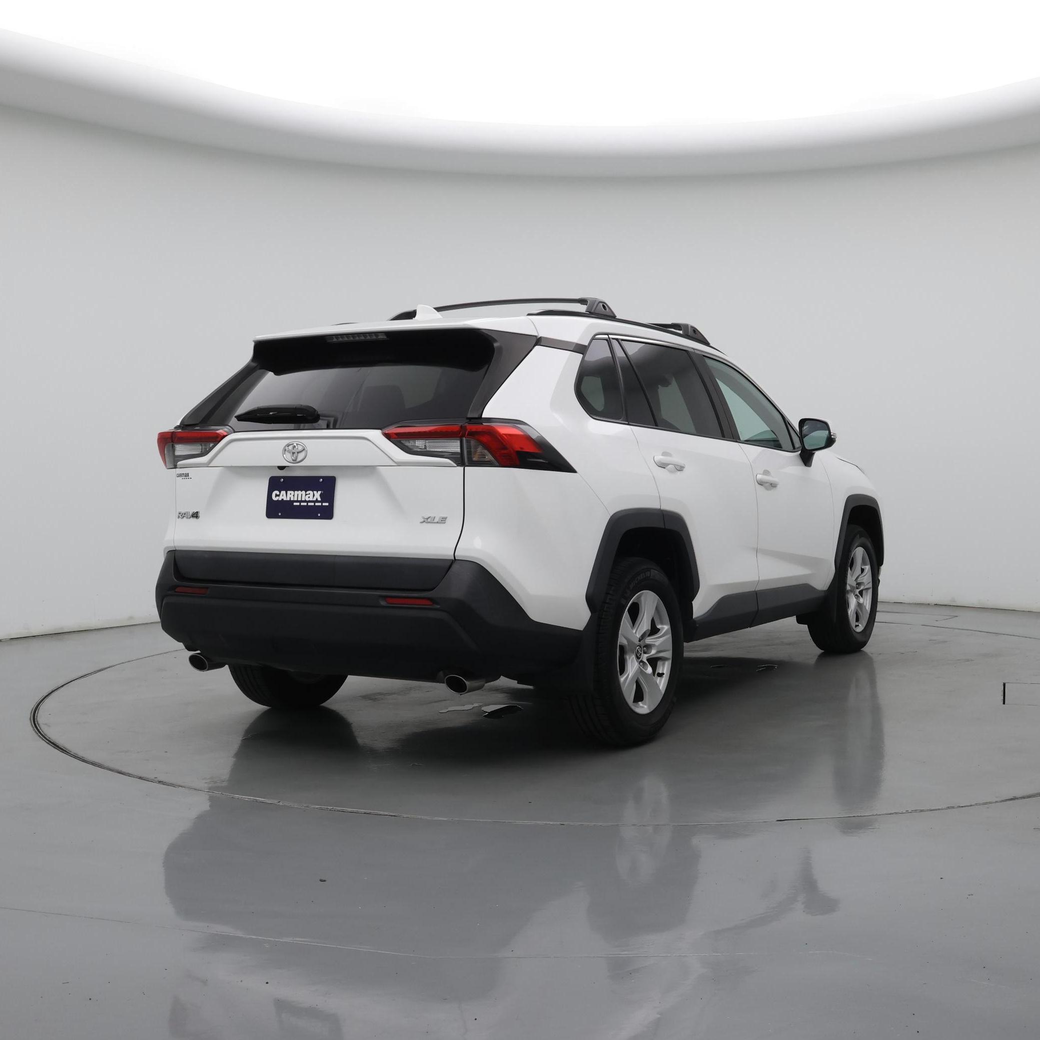 Thumbnail: 2021 Toyota RAV4 - 8