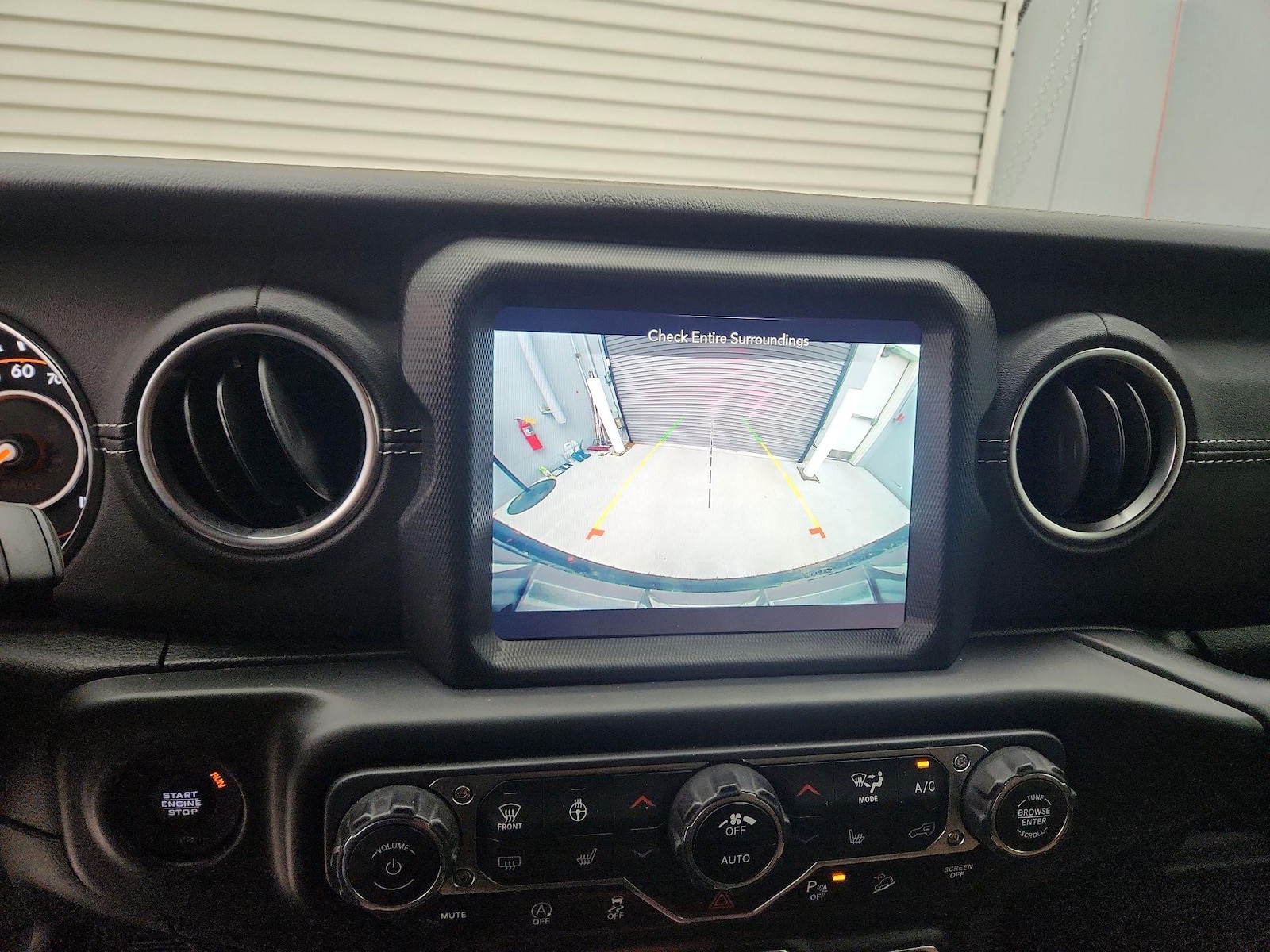 2020 Jeep Wrangler Unlimited Sahara - Photo 16