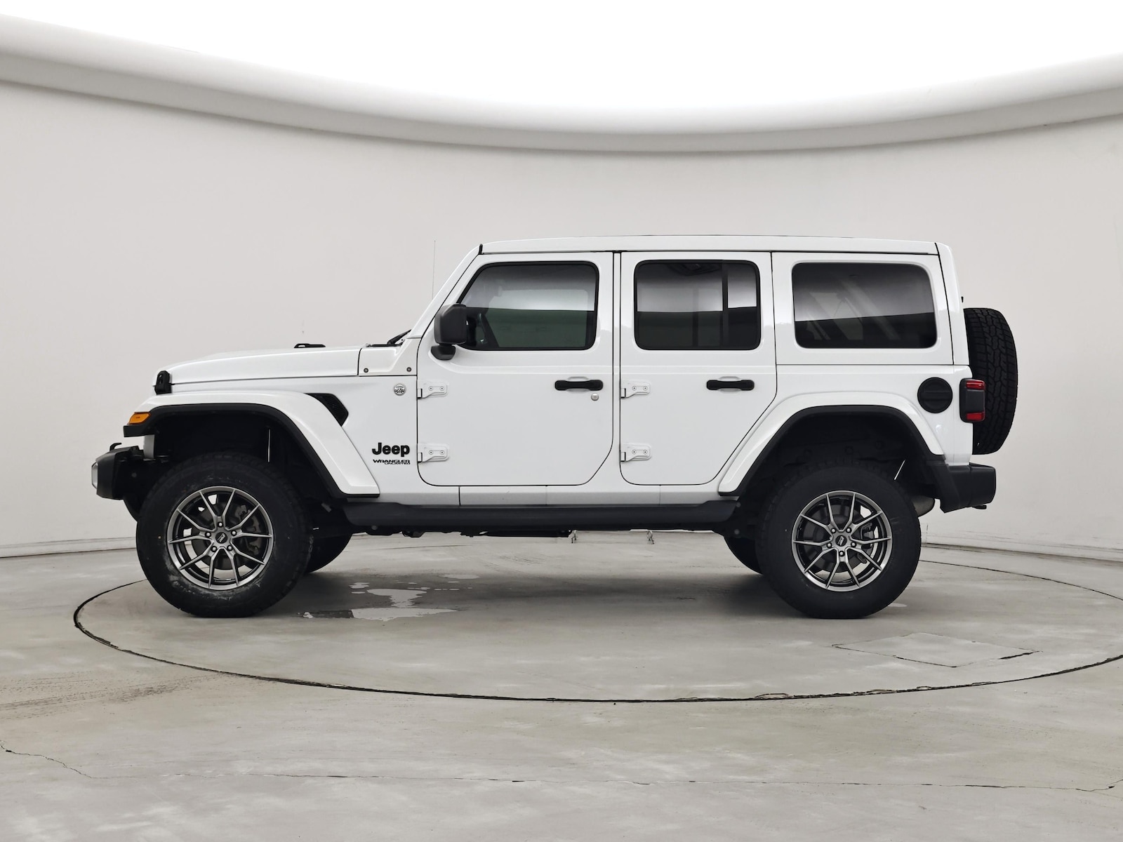 2020 Jeep Wrangler Unlimited Sahara - Photo 4