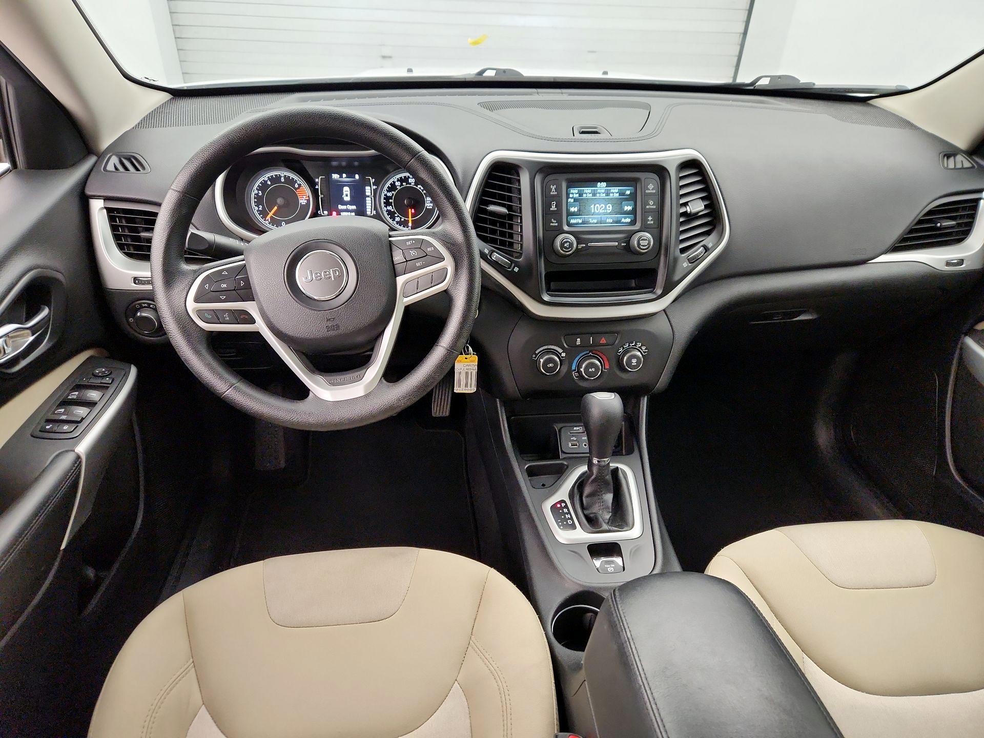 Thumbnail: 2017 Jeep Cherokee - 9