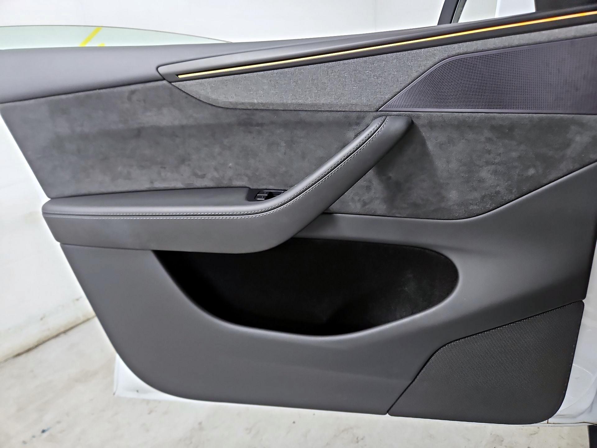 Thumbnail: 2026 Tesla Model Y - 12